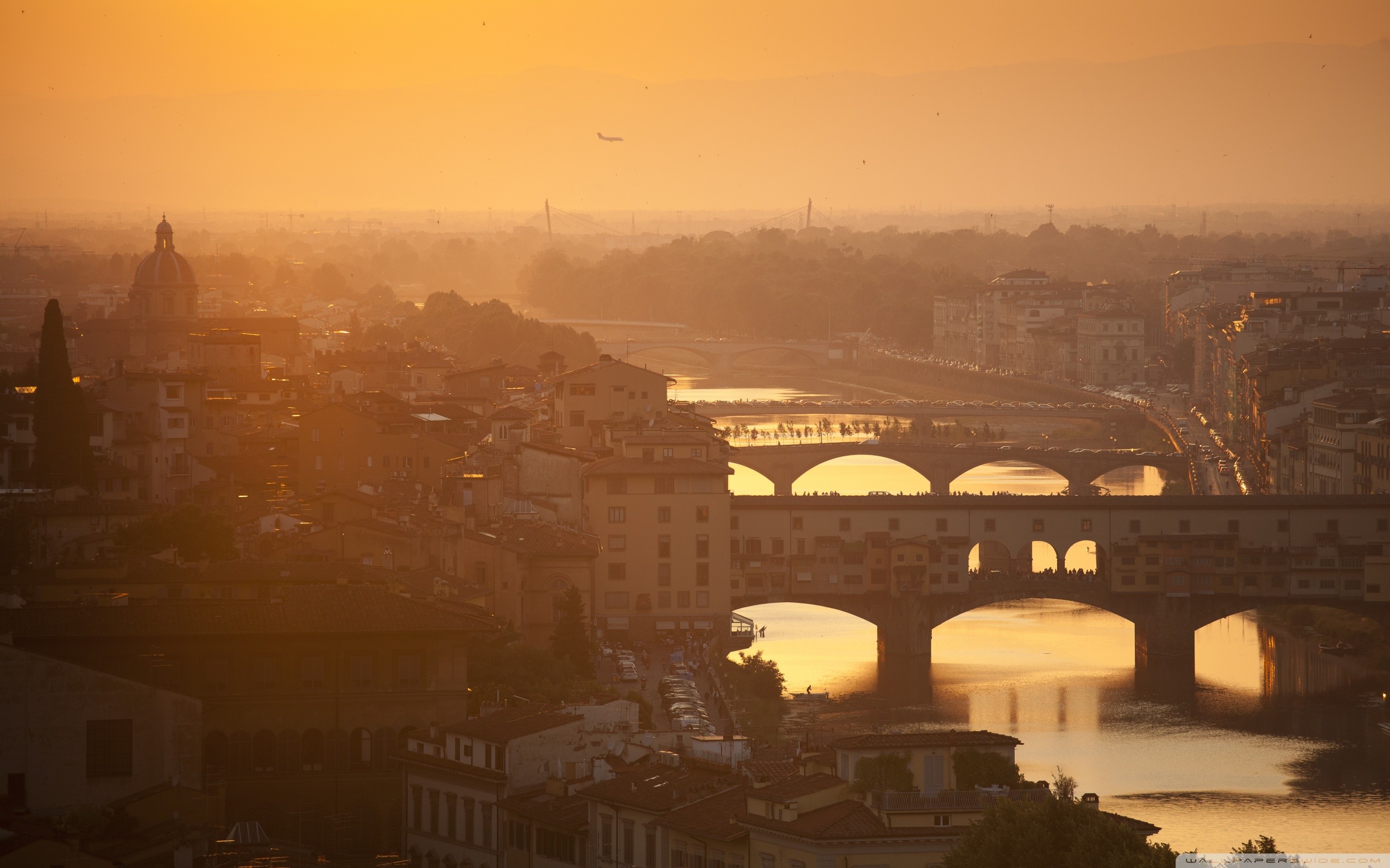 Firenze, Ponte Vecchio, Arno, Alba dorata, 2K, sfondo Windows 11