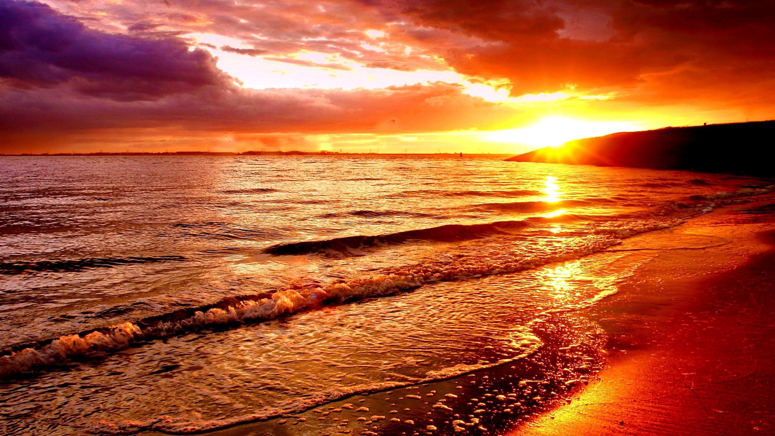 Tramonto, Onde, Spiaggia, Cielo rosso, 2K, sfondo per portatile