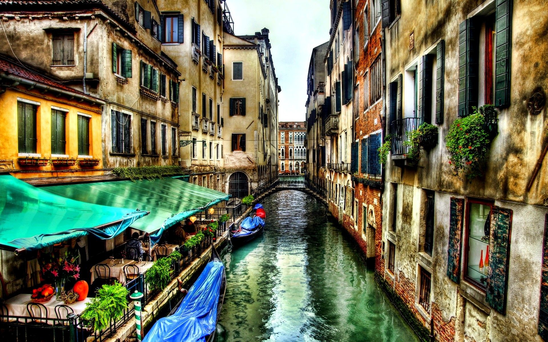 Venezia, Canale, Palazzi, Tende verdi, HDR, Full HD, sfondo per PC e portatile