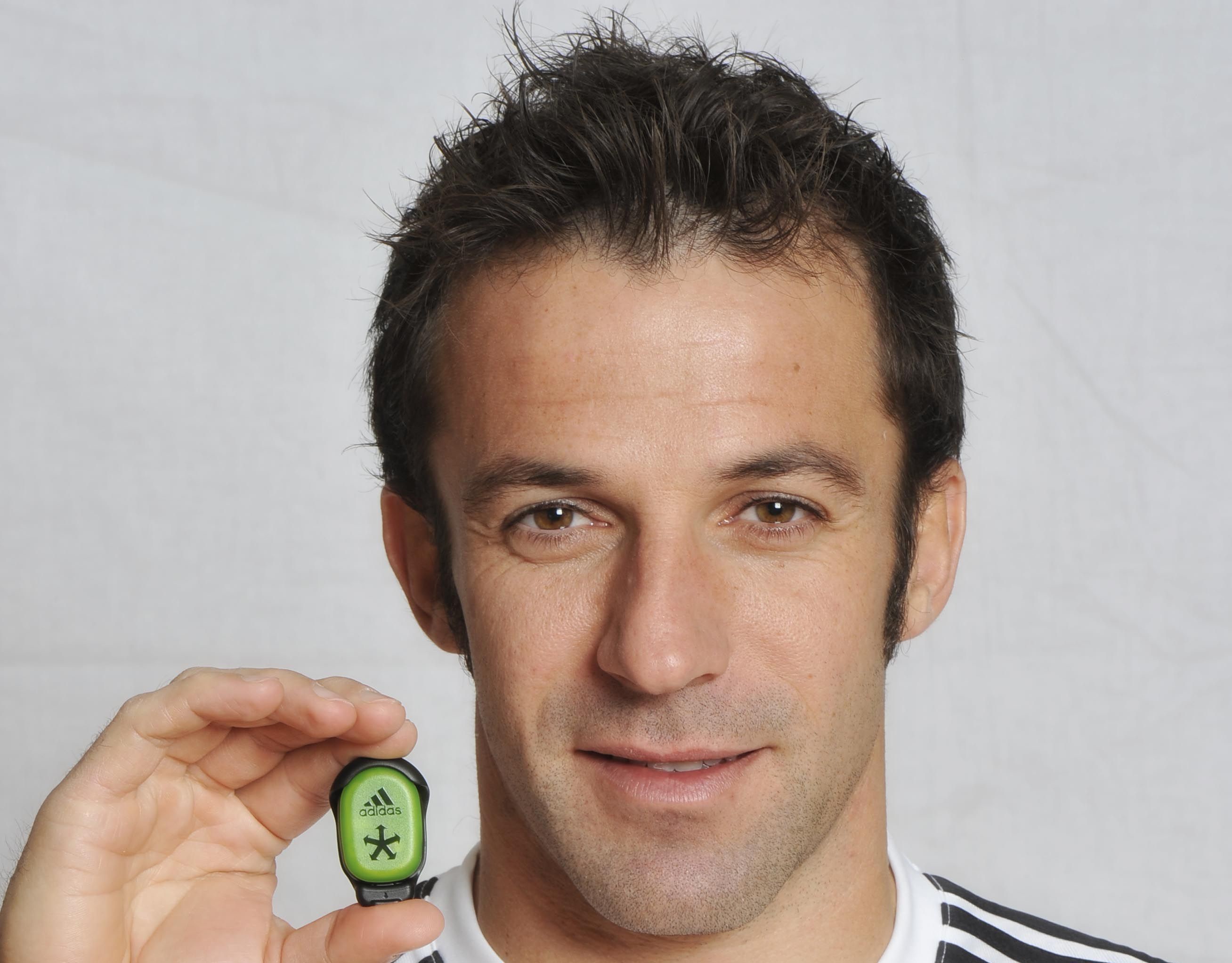 Alessandro Del Piero, Ritratto, Sorriso, Sfondo bianco, 2K, wallpaper per portatile