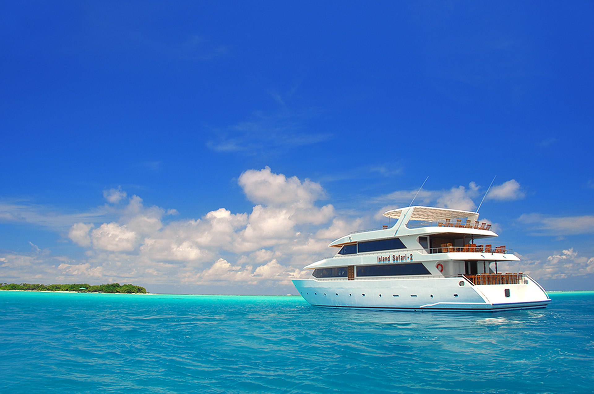 Maldive, Yacht, Mare turchese, Nuvole, Full HD, sfondo desktop