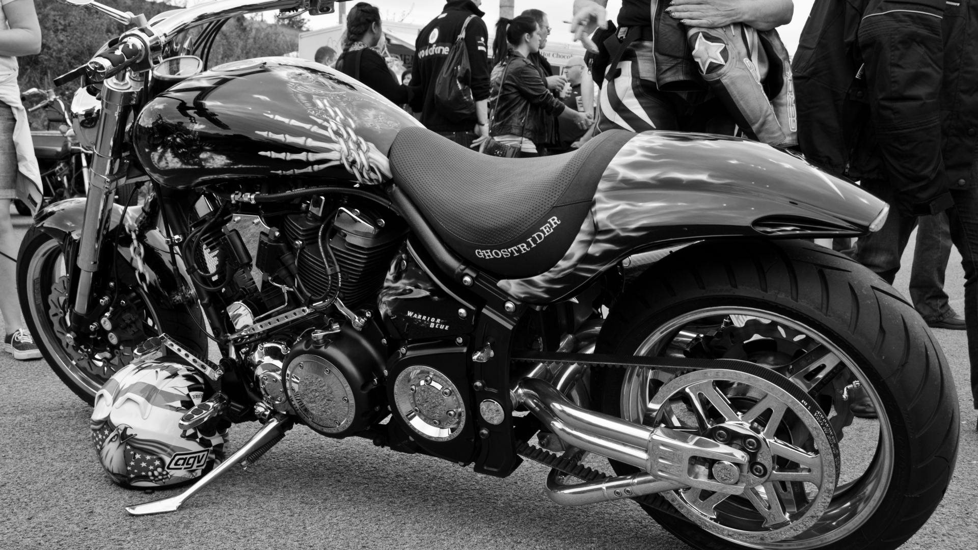 Yamaha Road Star Warrior, Cruiser, Custom, Bianco e nero, 1920x1080, immagine di sfondo