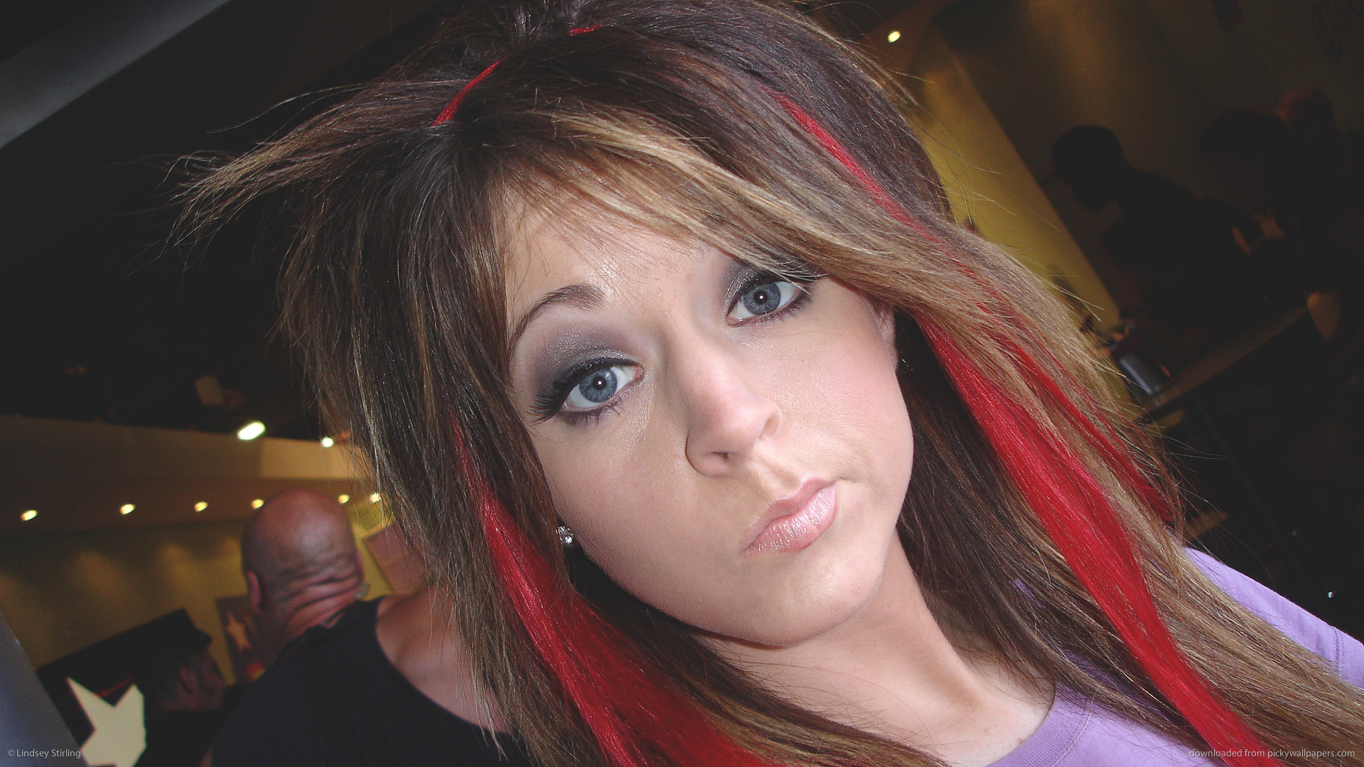Lindsey Stirling, Ritratto, Ciocche rosse, Primo piano, Full HD, sfondo Windows 11