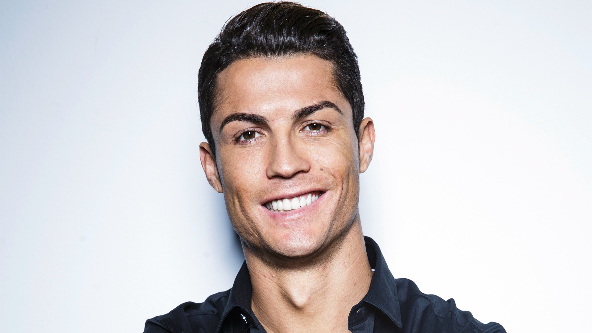 Cristiano Ronaldo, Sorriso, Primo piano, Sfondo bianco, Full HD, wallpaper per computer
