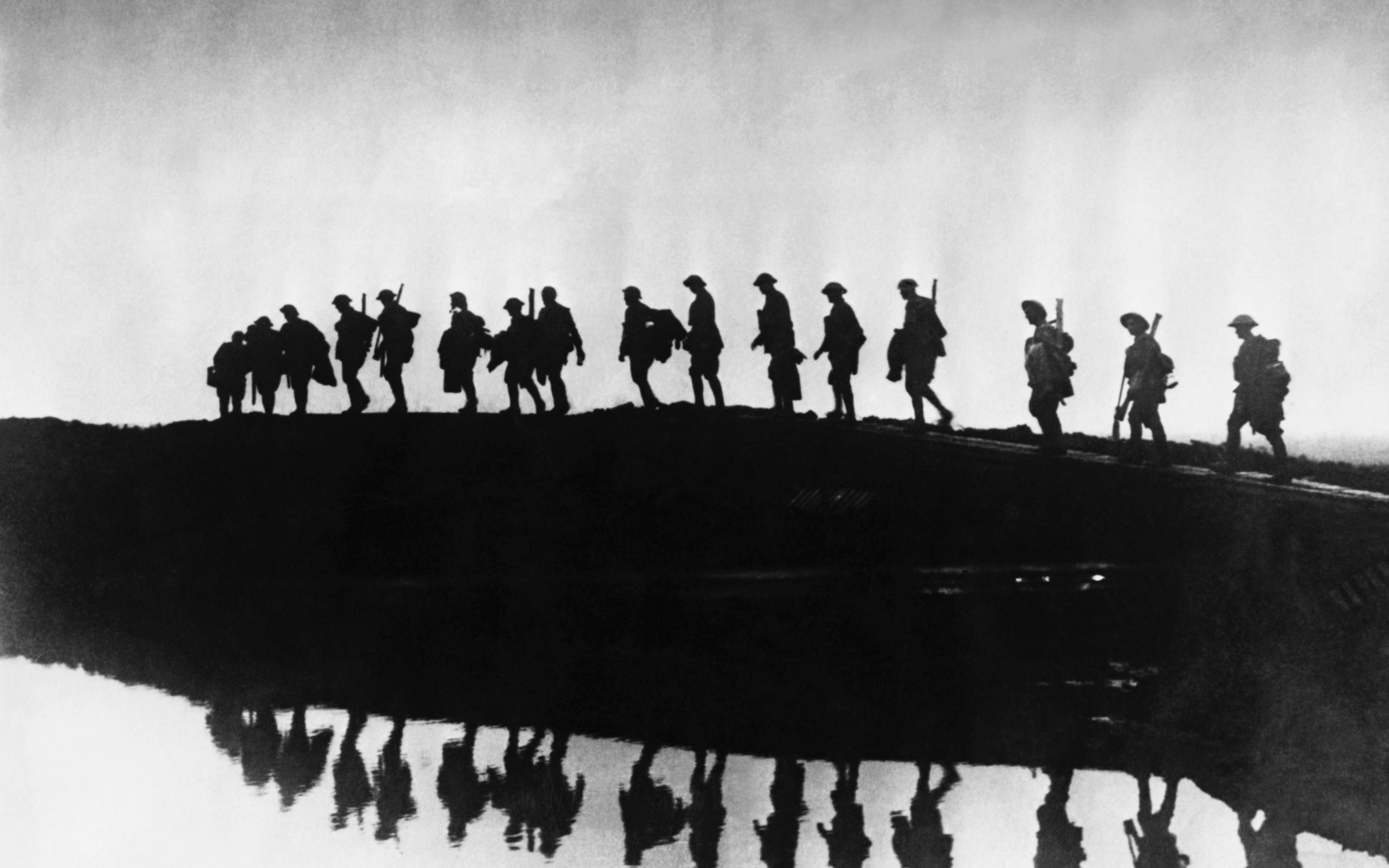 Soldati, Silhouette, Riflesso, Bianco e nero, 2560x1600, sfondo per PC