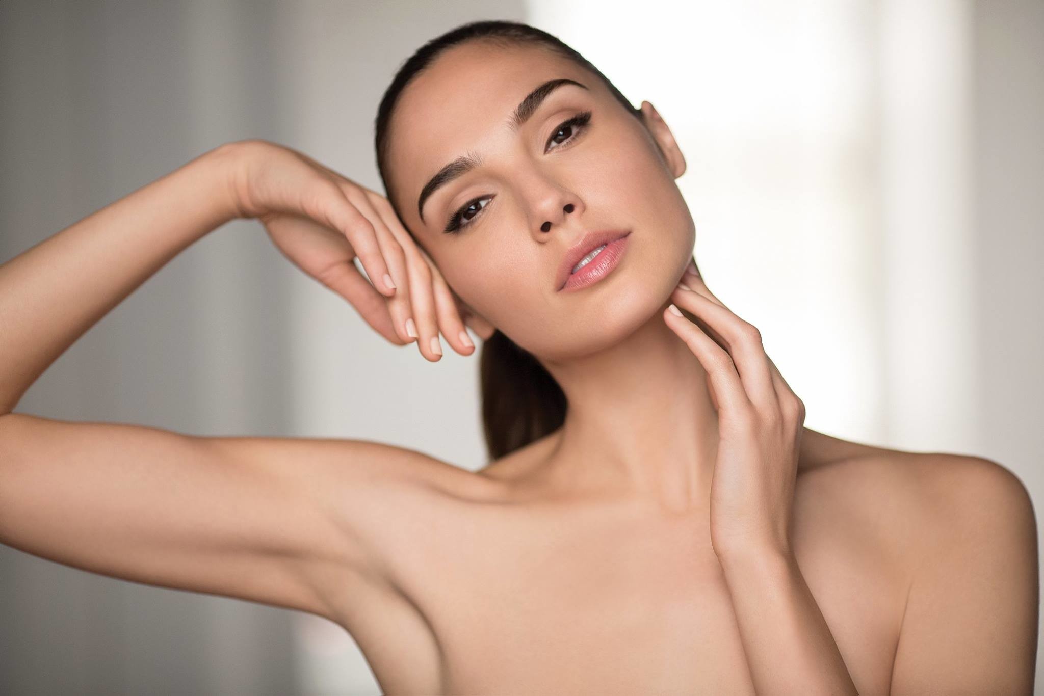 Gal Gadot, Ritratto, Spalle nude, Toni chiari, Full HD, sfondo desktop