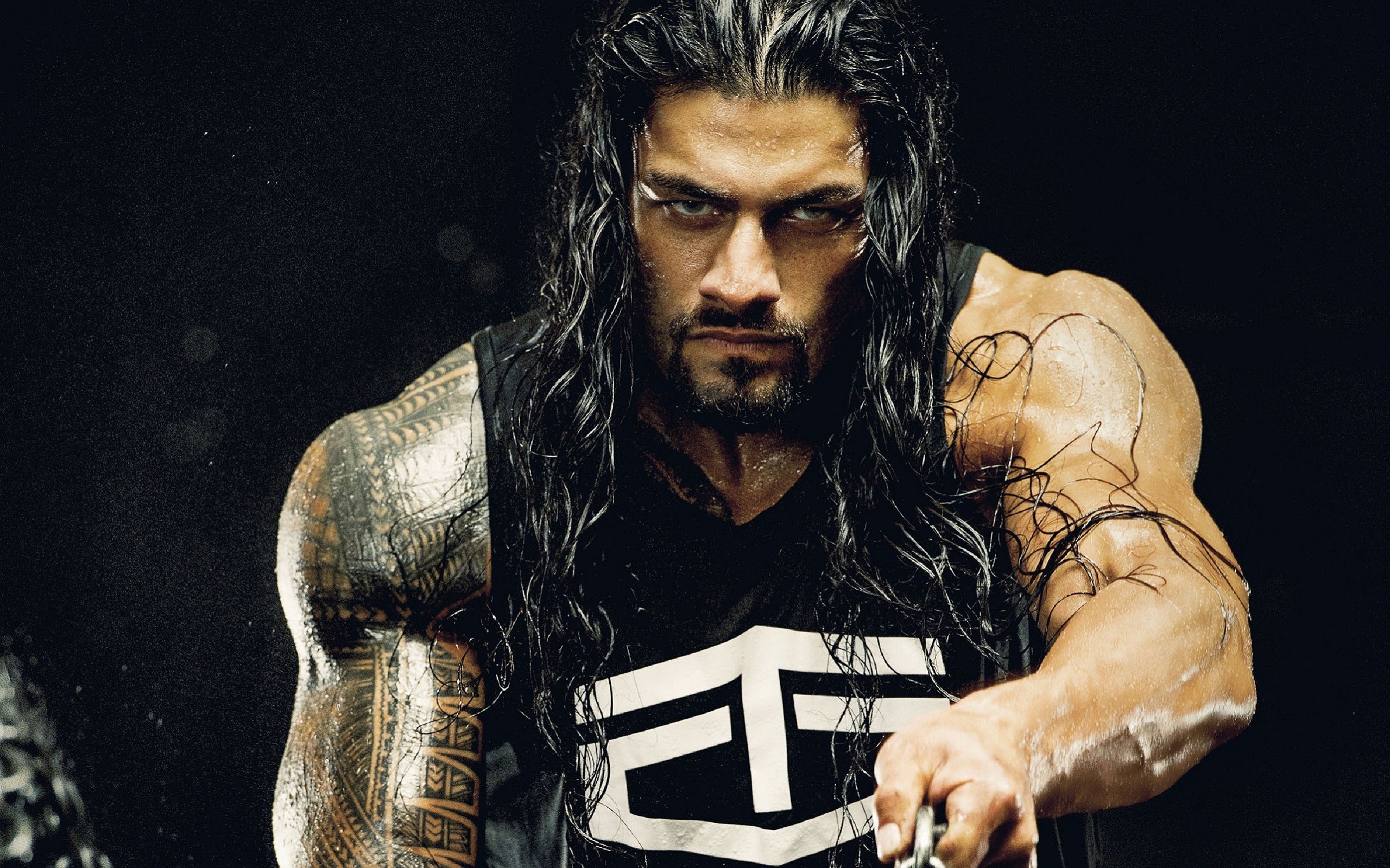 Roman Reigns, WWE, Tatuaggio tribale, Sfondo nero, 2K, wallpaper per computer
