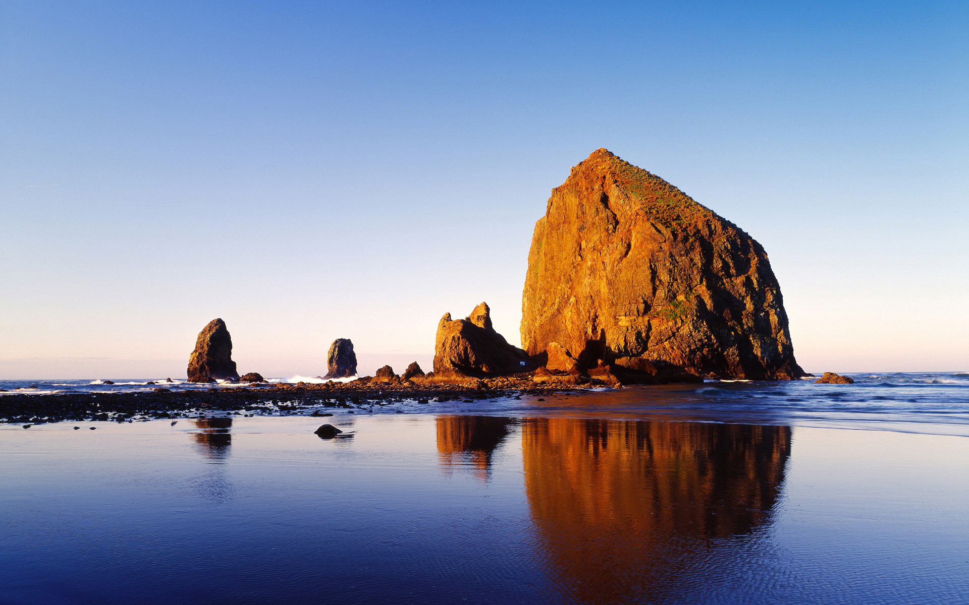 Cannon Beach, Oregon, USA, immagine di sfondo Windows 10