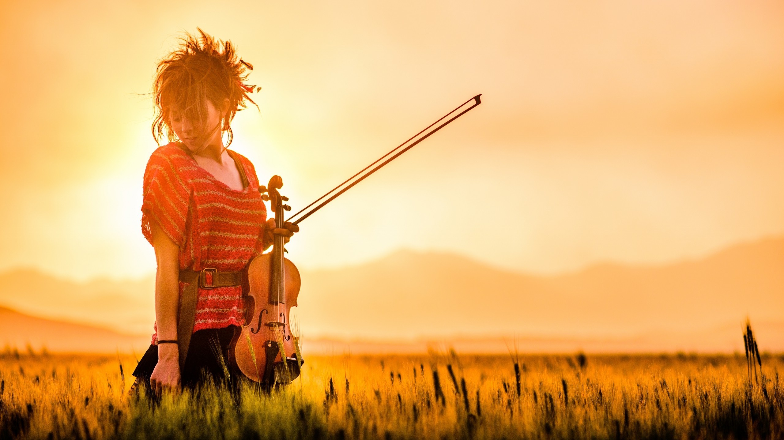 Lindsey Stirling, Violino, Tramonto, Campo, 2K, wallpaper per PC