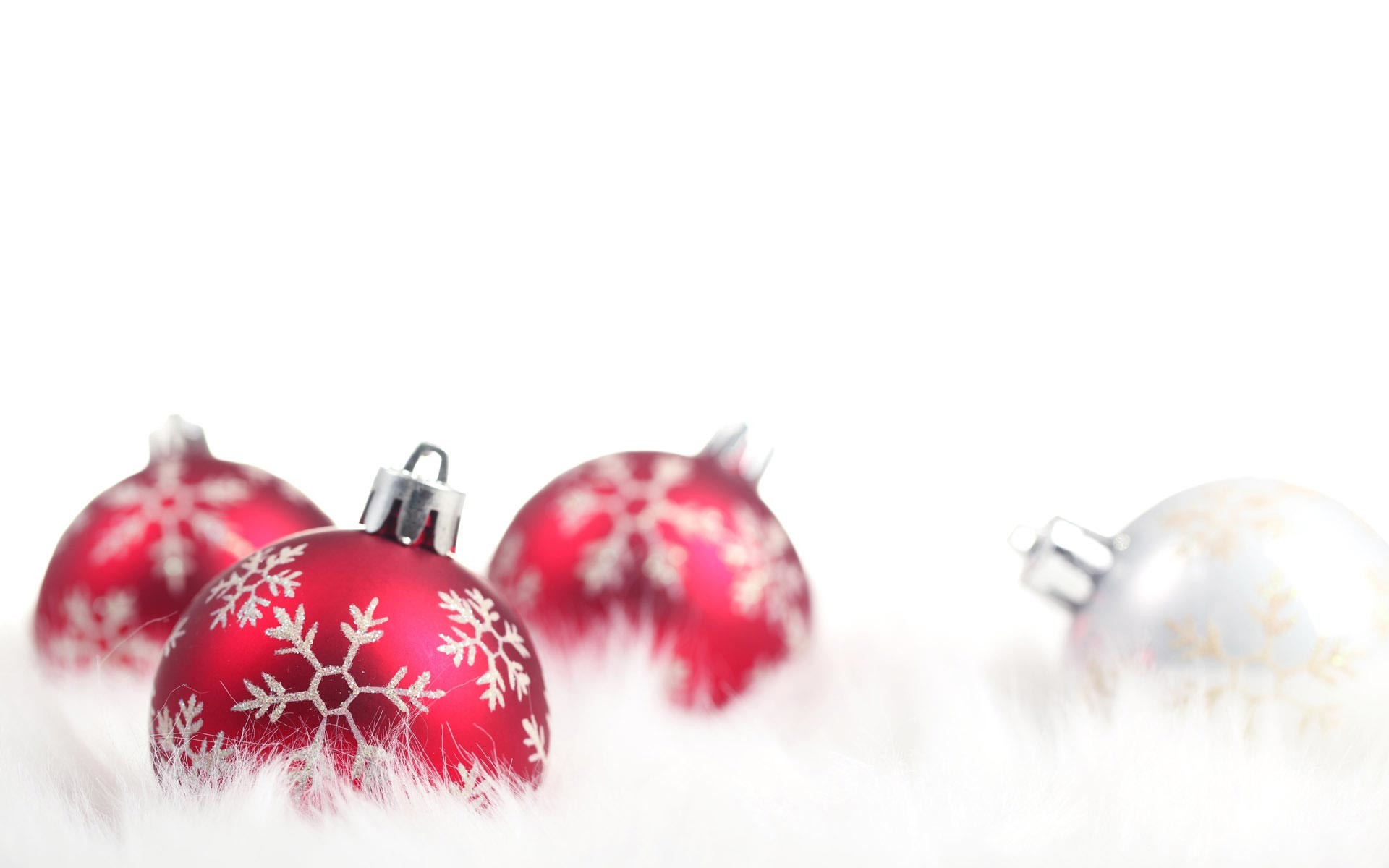 Palline rosse, Neve, Sfondo bianco, Decorazioni, Full HD, wallpaper per PC