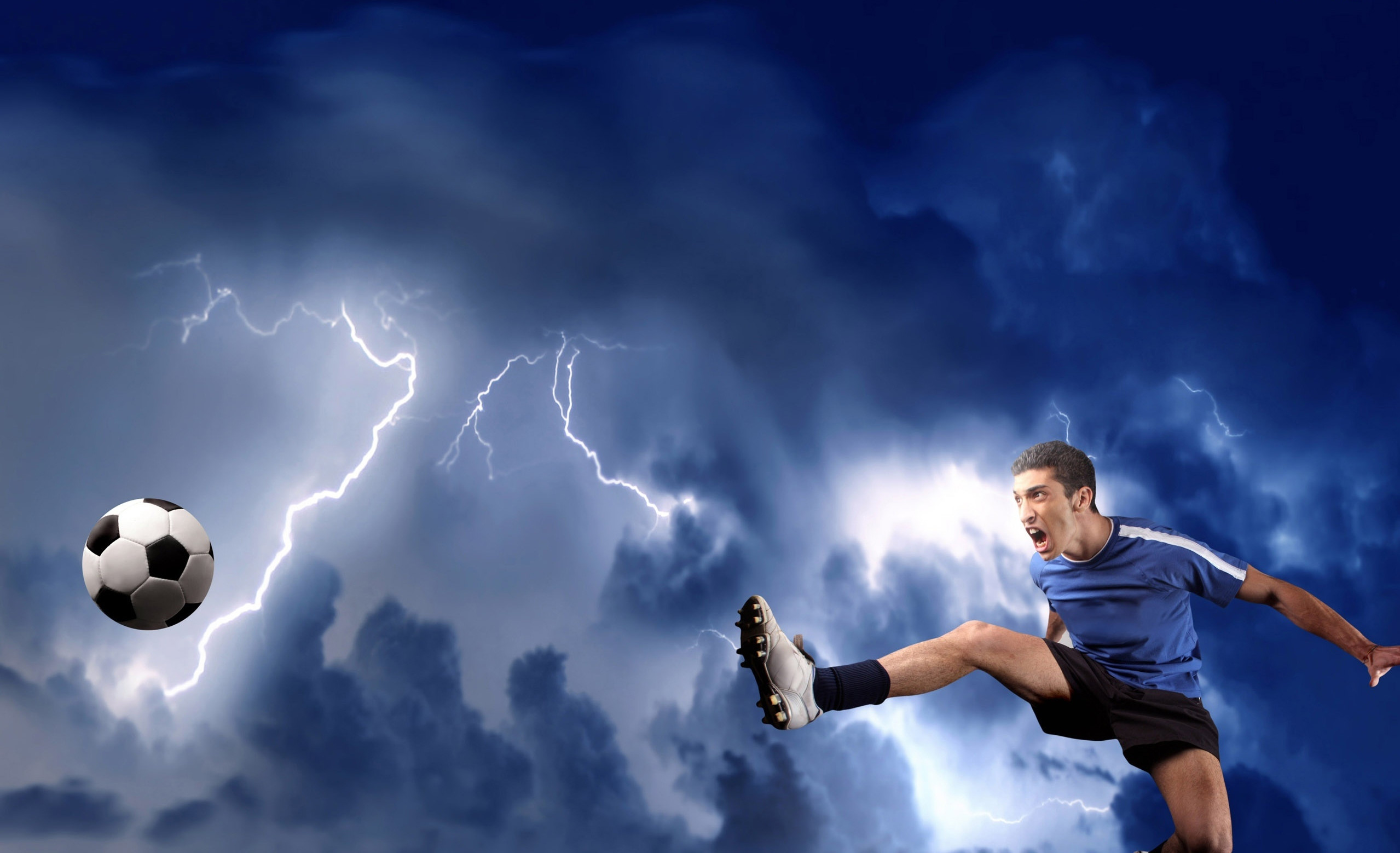 Calciatore, Fulmini, Pallone, Cielo tempestoso, Full HD, sfondo desktop