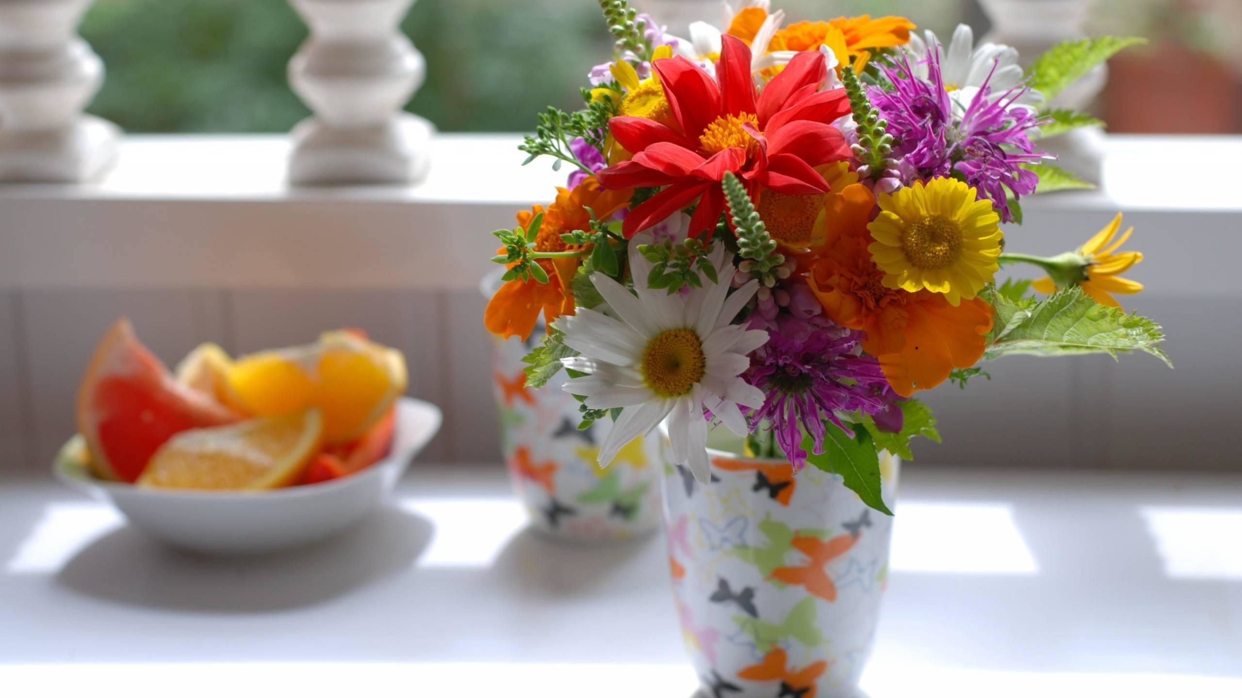 Bouquet, Vaso, Gerbere, Frutta, Davanzale, 2560x1440, sfondo per PC