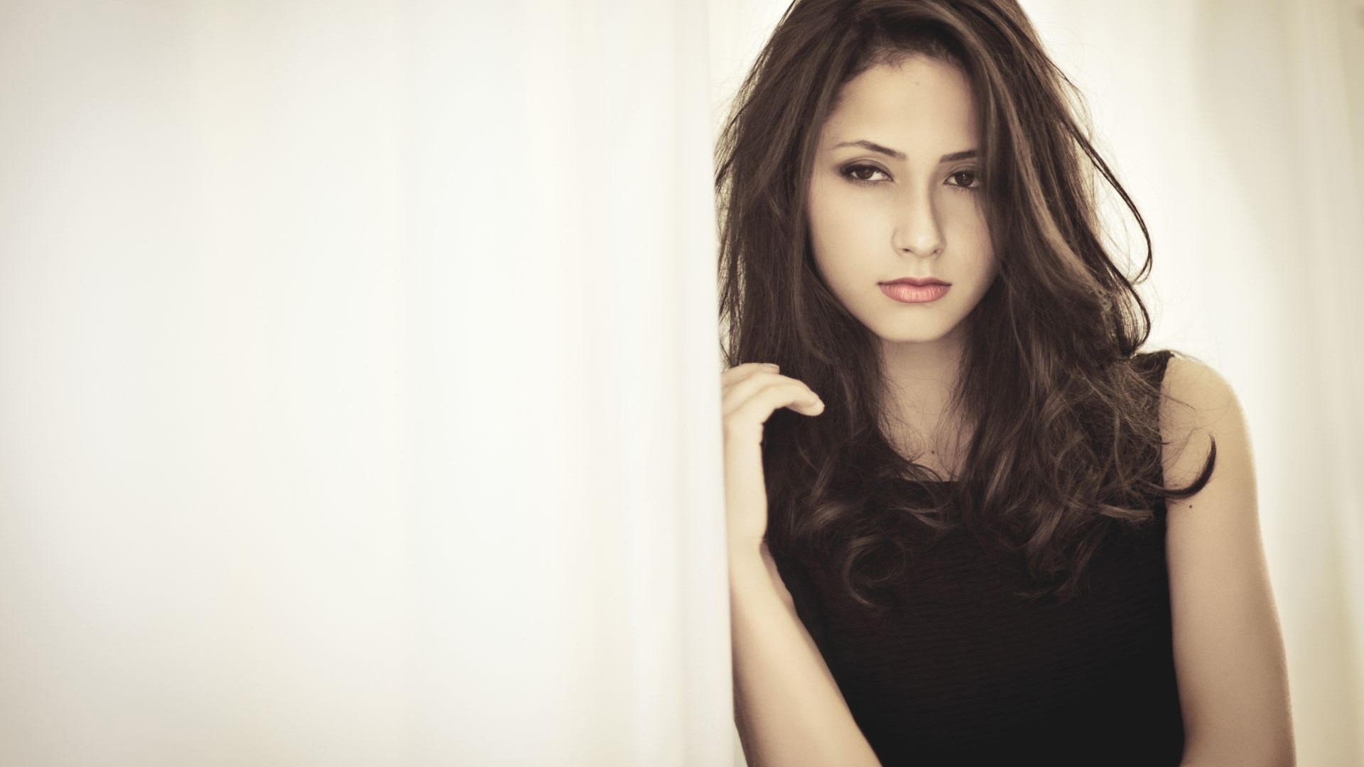 Ragazza, Mora, Ritratto, Luce soffusa, 16:9 Full HD, wallpaper widescreen