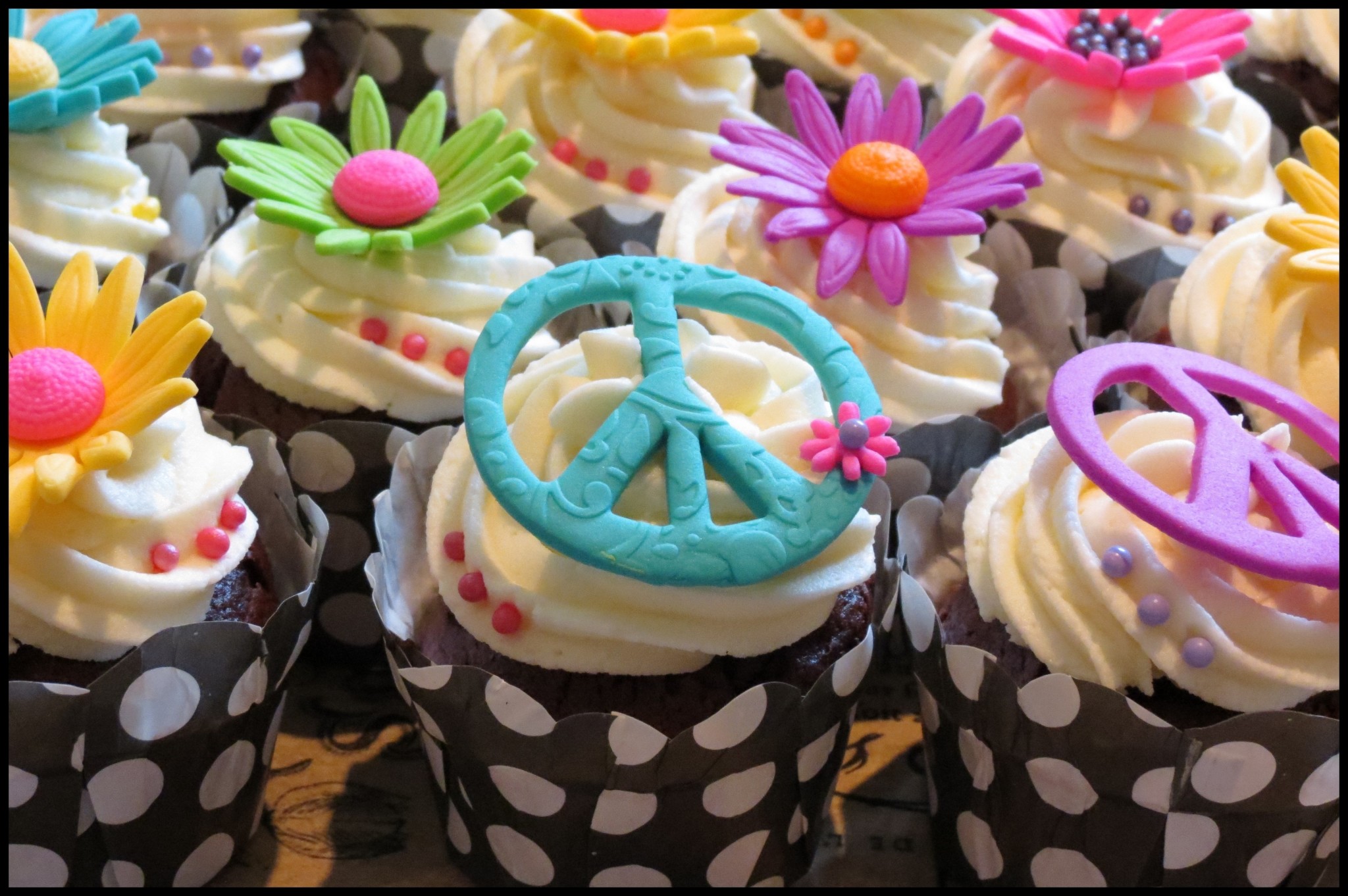 Cupcake, Simbolo della pace, Fiori di zucchero, Full HD, wallpaper per portatile