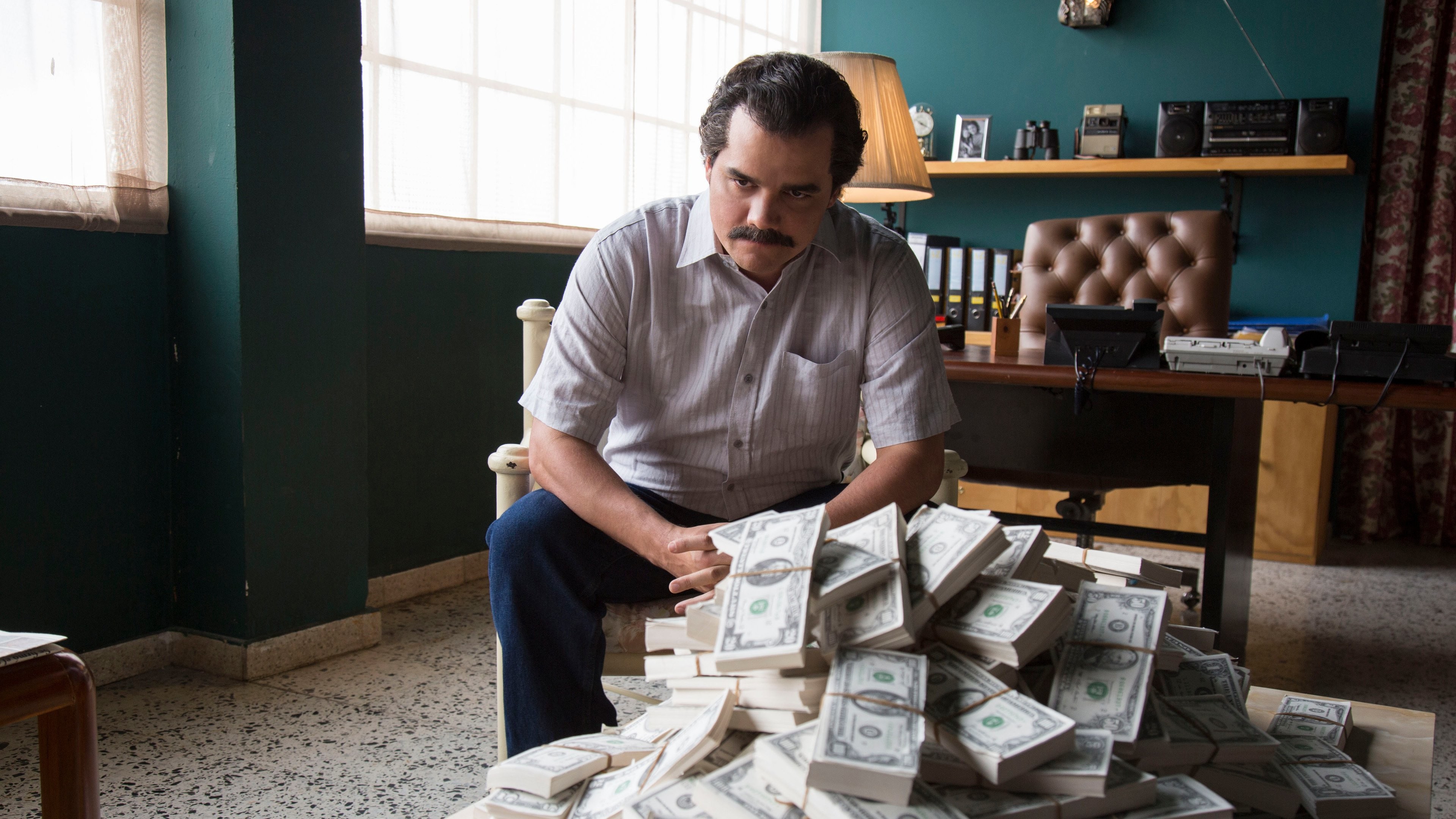 Pablo Escobar, Wagner Moura, Narcos, Mazzette di dollari, Ufficio, sfondo desktop 4K