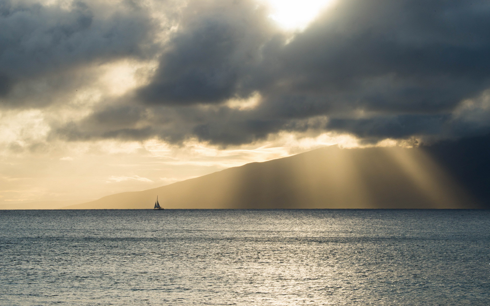Mare aperto, Raggi di sole, Nuvole, Isola, Barca a vela, 1920x1200, sfondo per PC