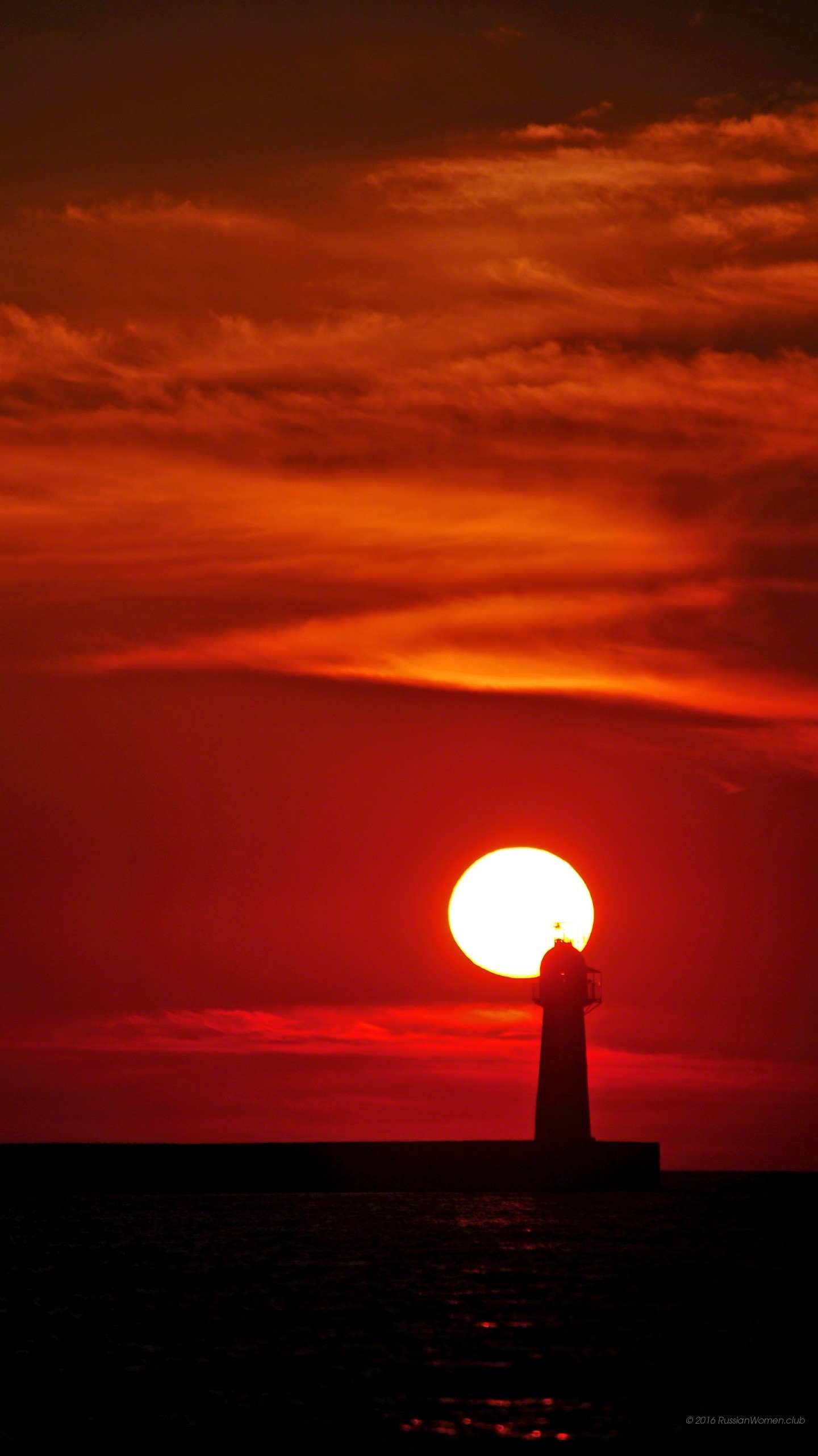 Faro, Tramonto, Cielo rosso, Mare, QHD+, sfondo Samsung S25
