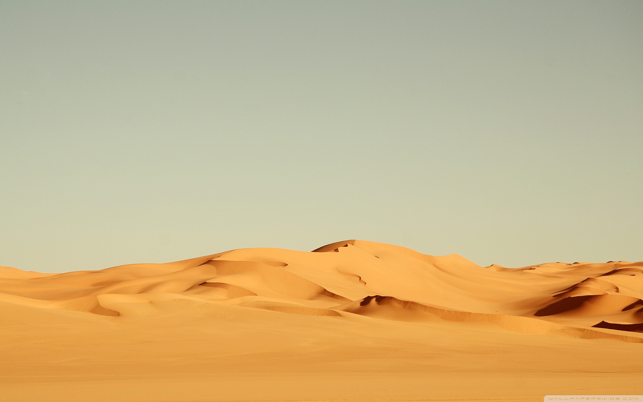 Dune di sabbia, Minimalismo, Cielo grigio, Sahara, 2560x1600, sfondo MacBook Pro