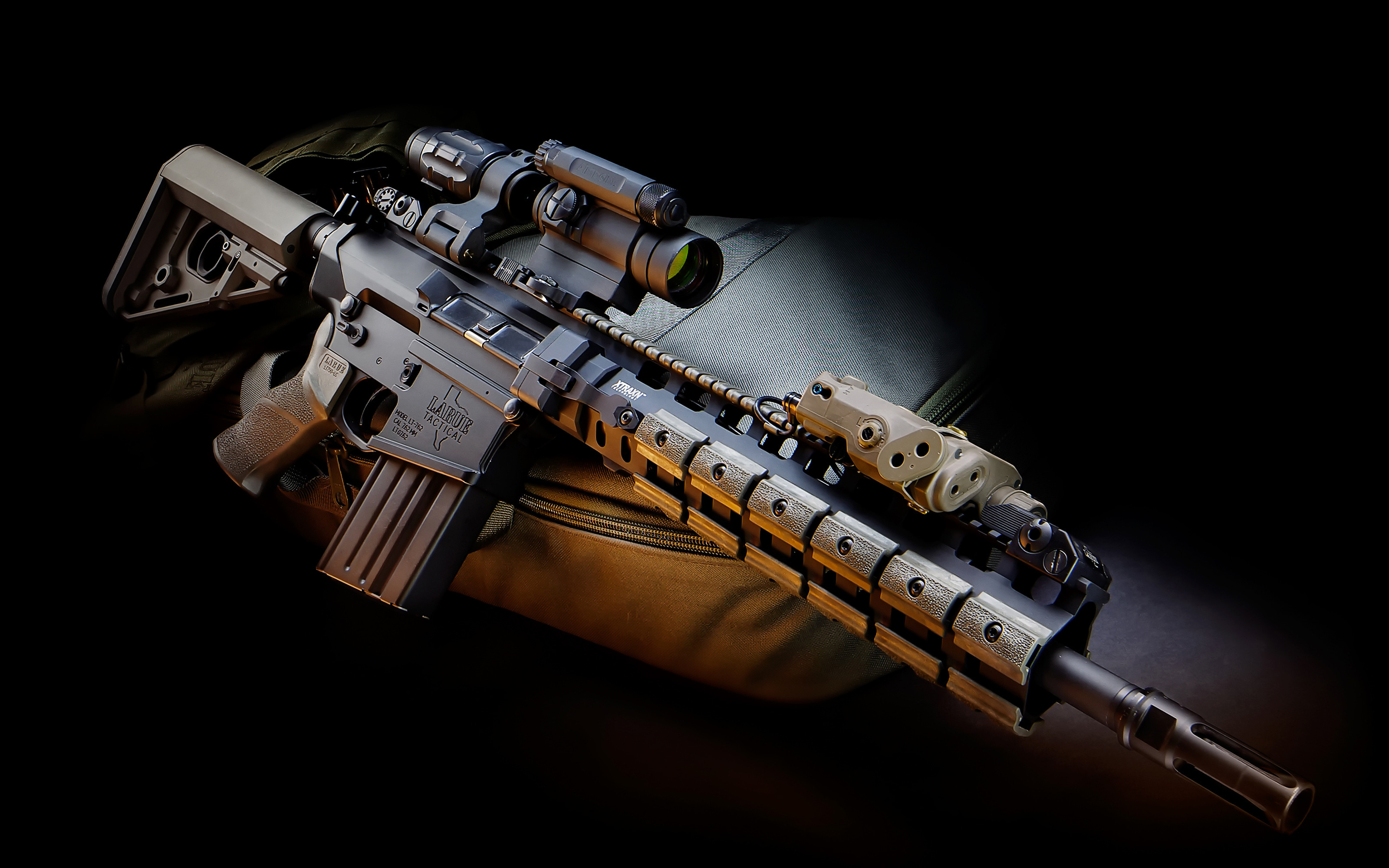 Fucile d'assalto, Mirino, Sfondo nero, Arma, 16:10 2K, wallpaper widescreen