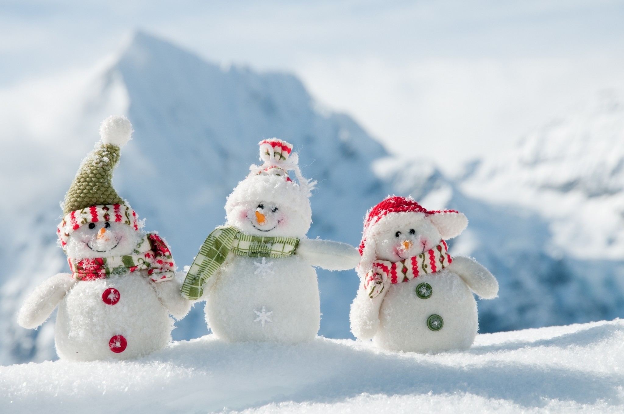 Pupazzi di neve, Montagne innevate, Sciarpe, Neve, Inverno, Full HD, sfondo per PC