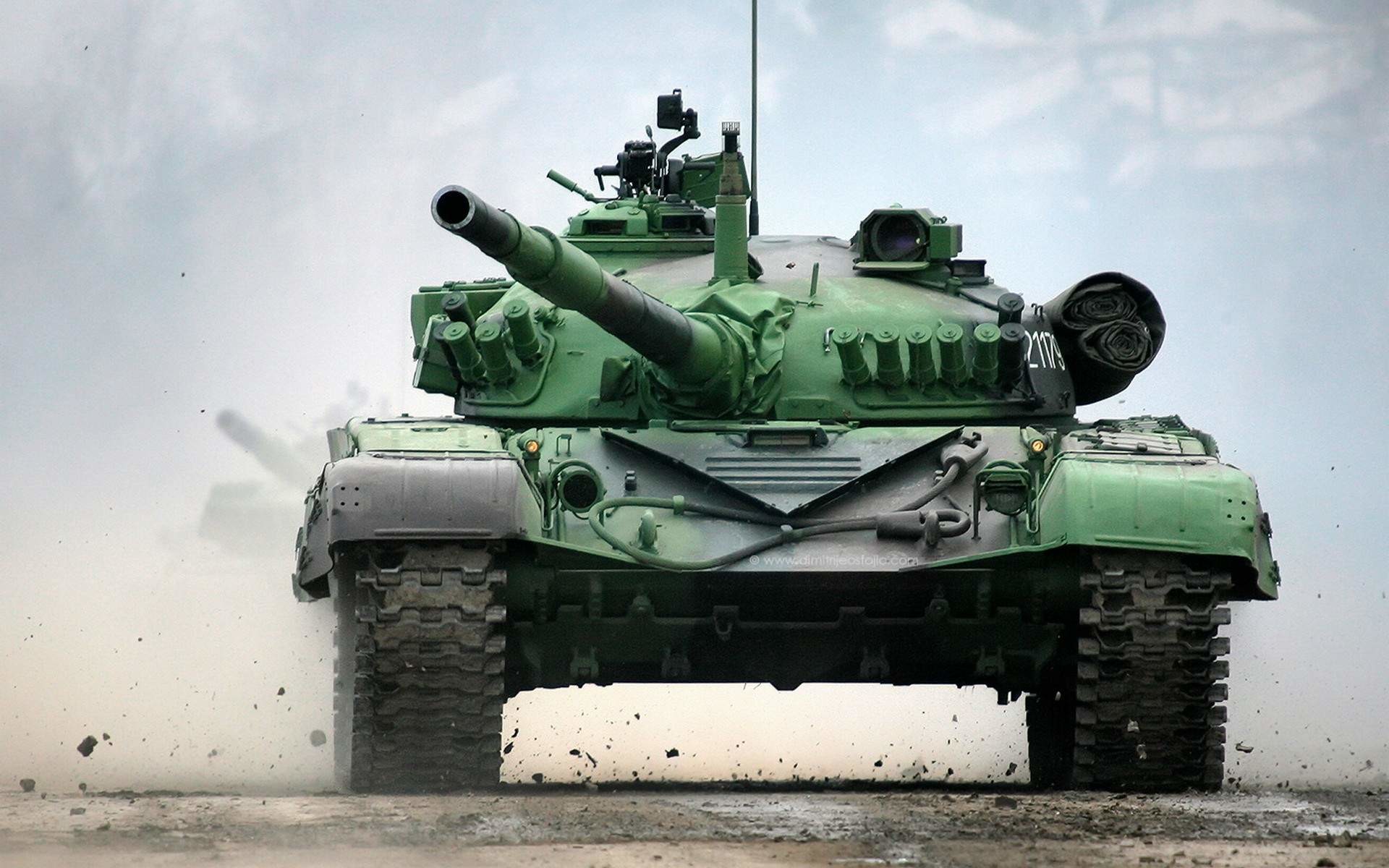 T-72, Carro armato, Mimetica verde, Polvere, 1920x1200, immagine di sfondo