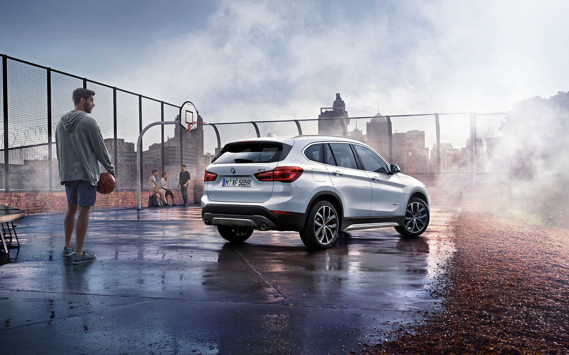 BMW X1 (F48), BMW, SUV, Campo da basket, Città, 16:10 Full HD, sfondo widescreen