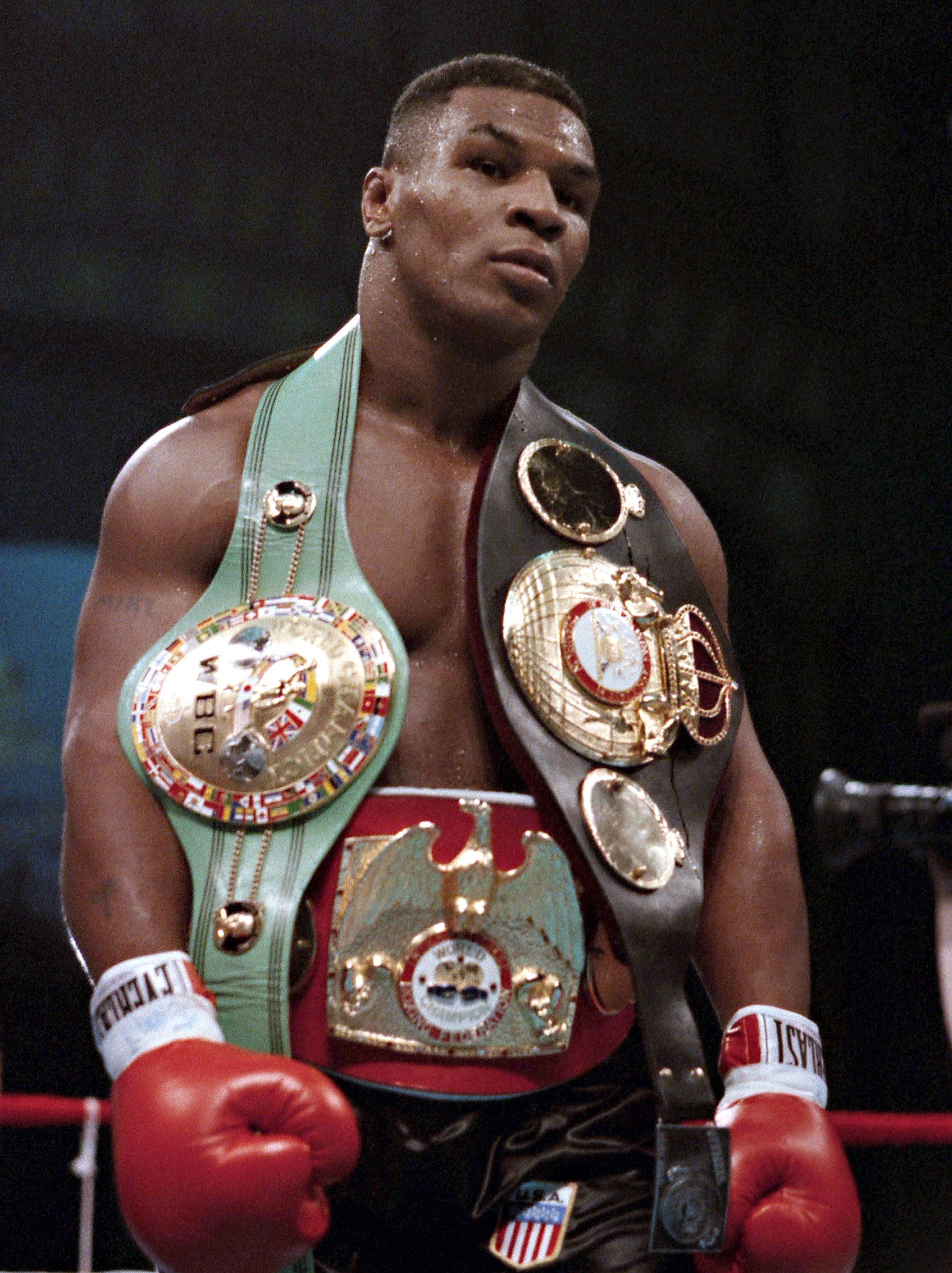 Mike Tyson, Cinture di campione, Campione dei pesi massimi, Guantoni rossi, Pugile, sfondo per tablet
