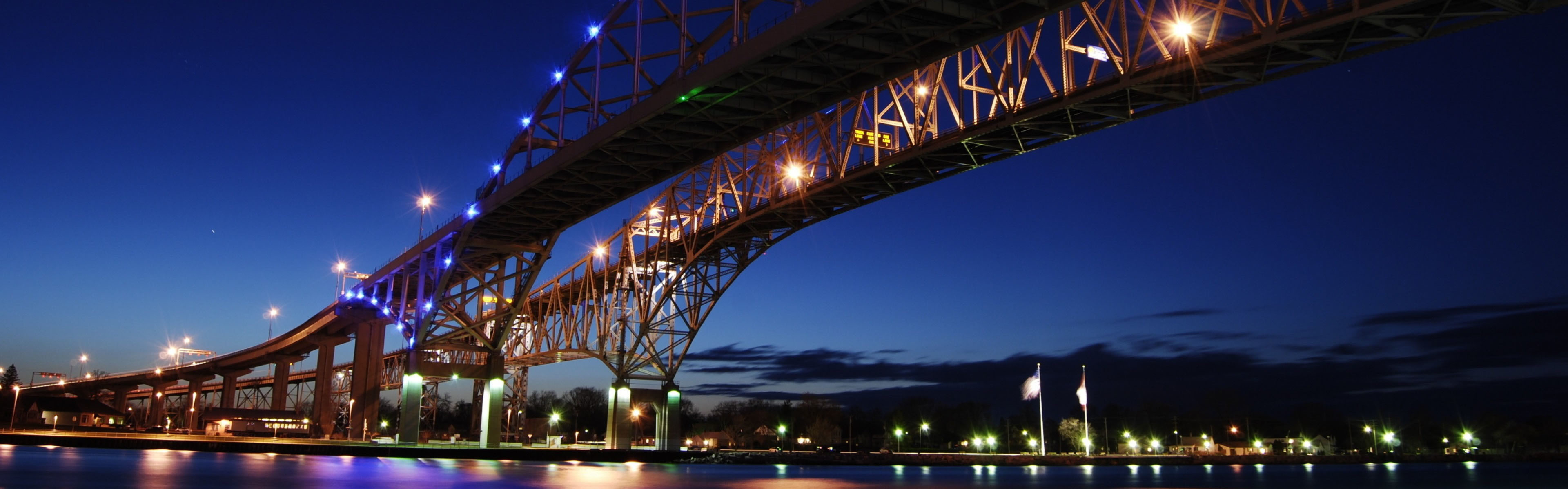 Ponte illuminato, Notte, Fiume, Crepuscolo, Full HD, sfondo Windows 11