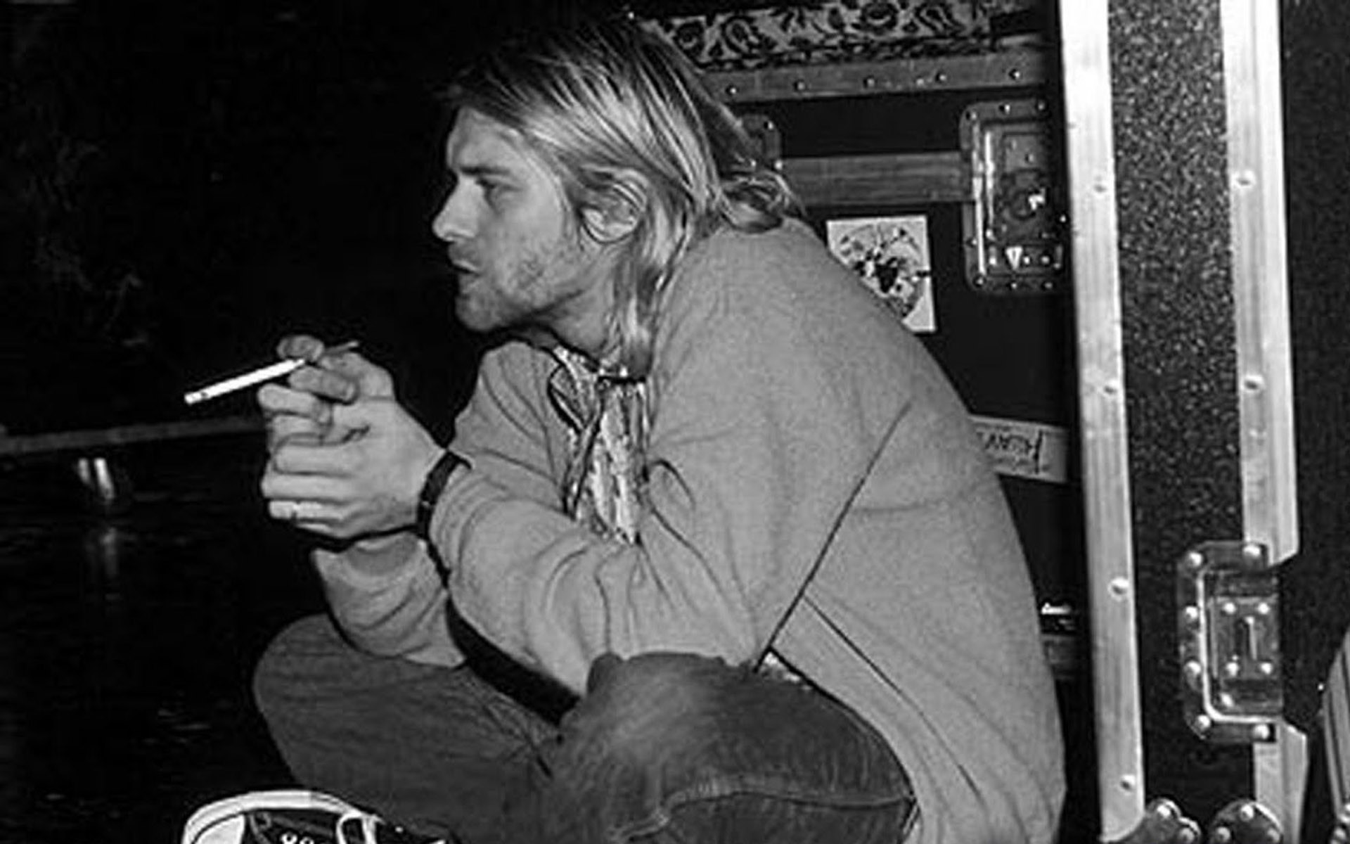 Kurt Cobain, Sigaretta, Backstage, Bianco e nero, Full HD, sfondo Windows 11