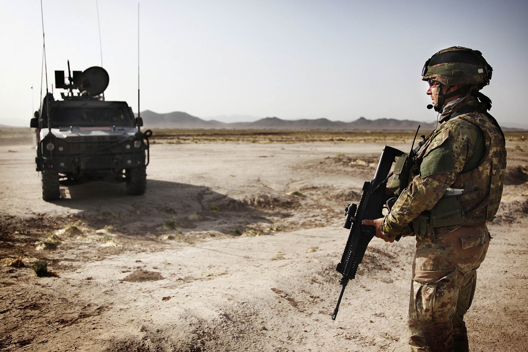 Esercito Italiano, Soldato, Lince, Mimetica, Deserto, Full HD, sfondo per PC e portatile