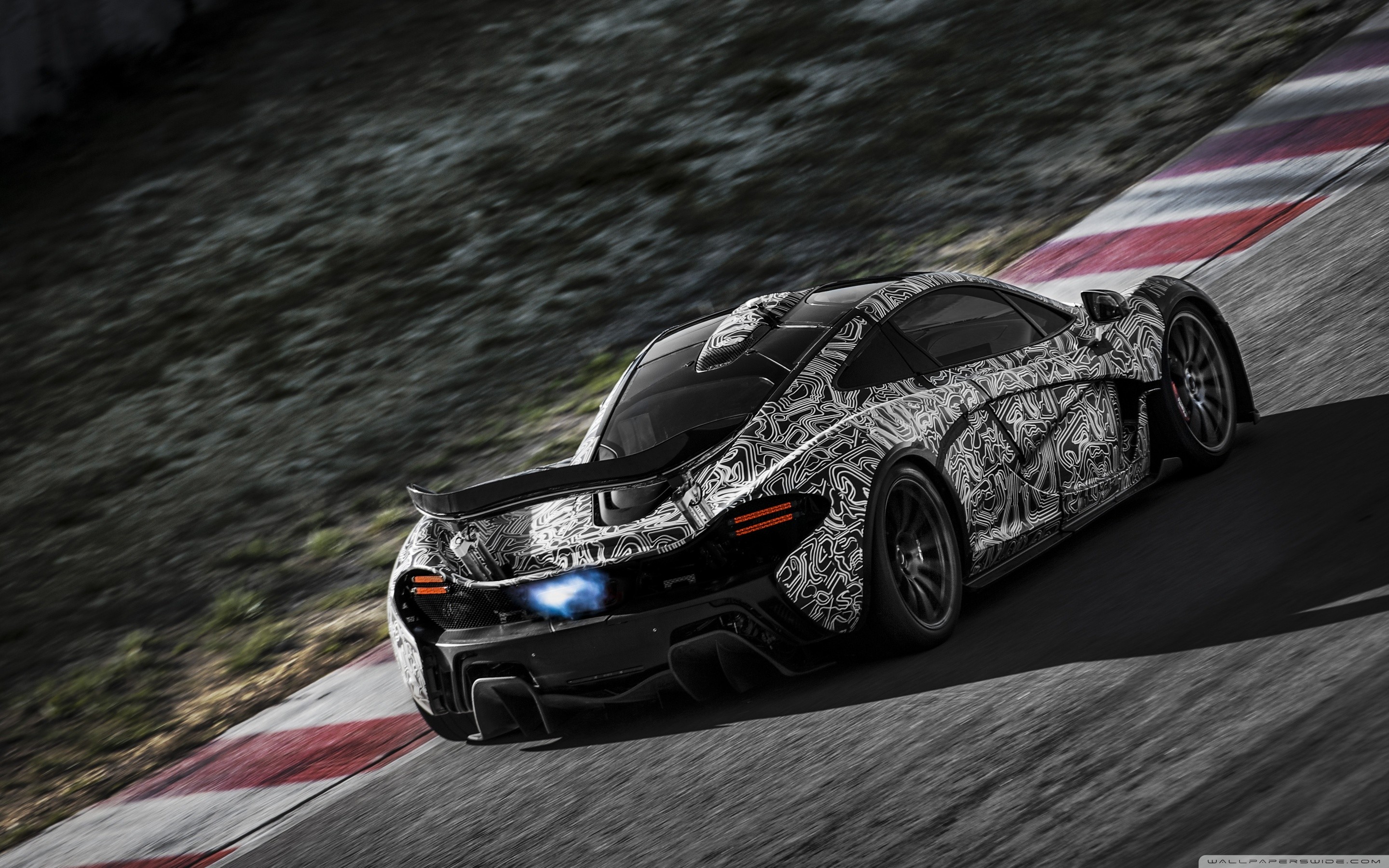 McLaren P1, Supercar, Pista, Livrea, Bianco e nero, 2880x1800, sfondo MacBook Pro