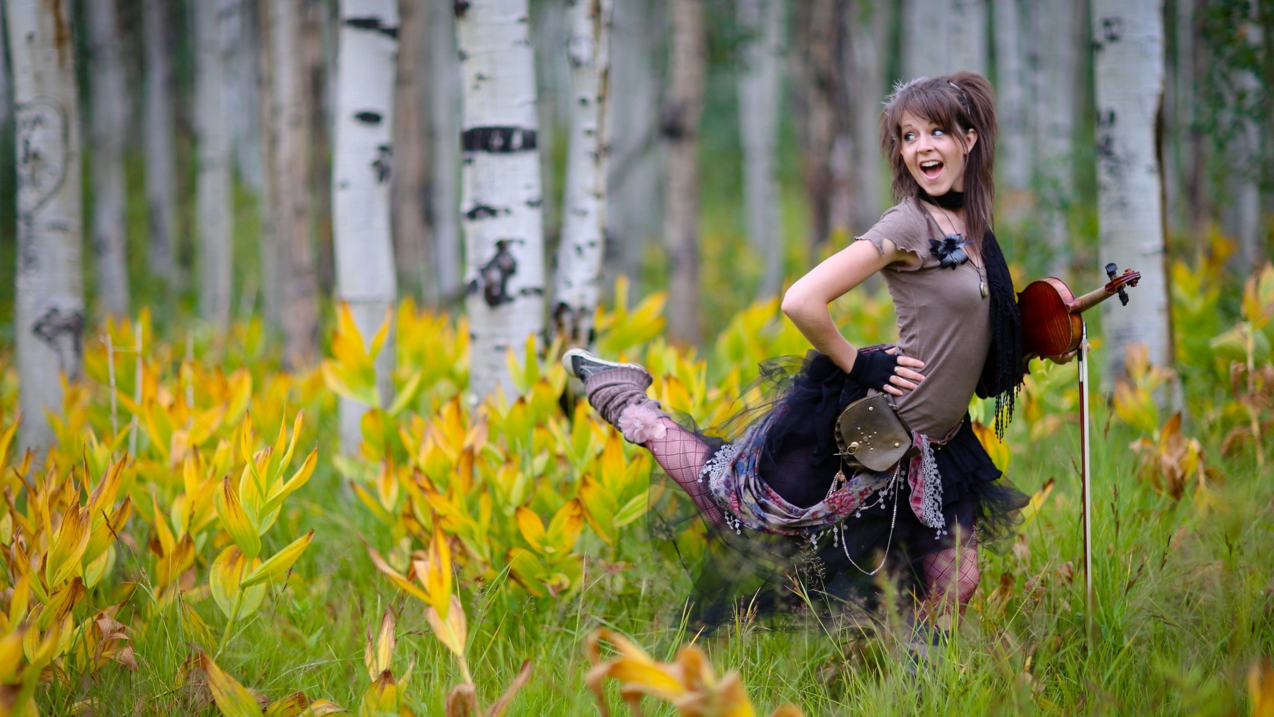 Lindsey Stirling, Violino, Bosco di betulle, Danza, 2K, wallpaper desktop