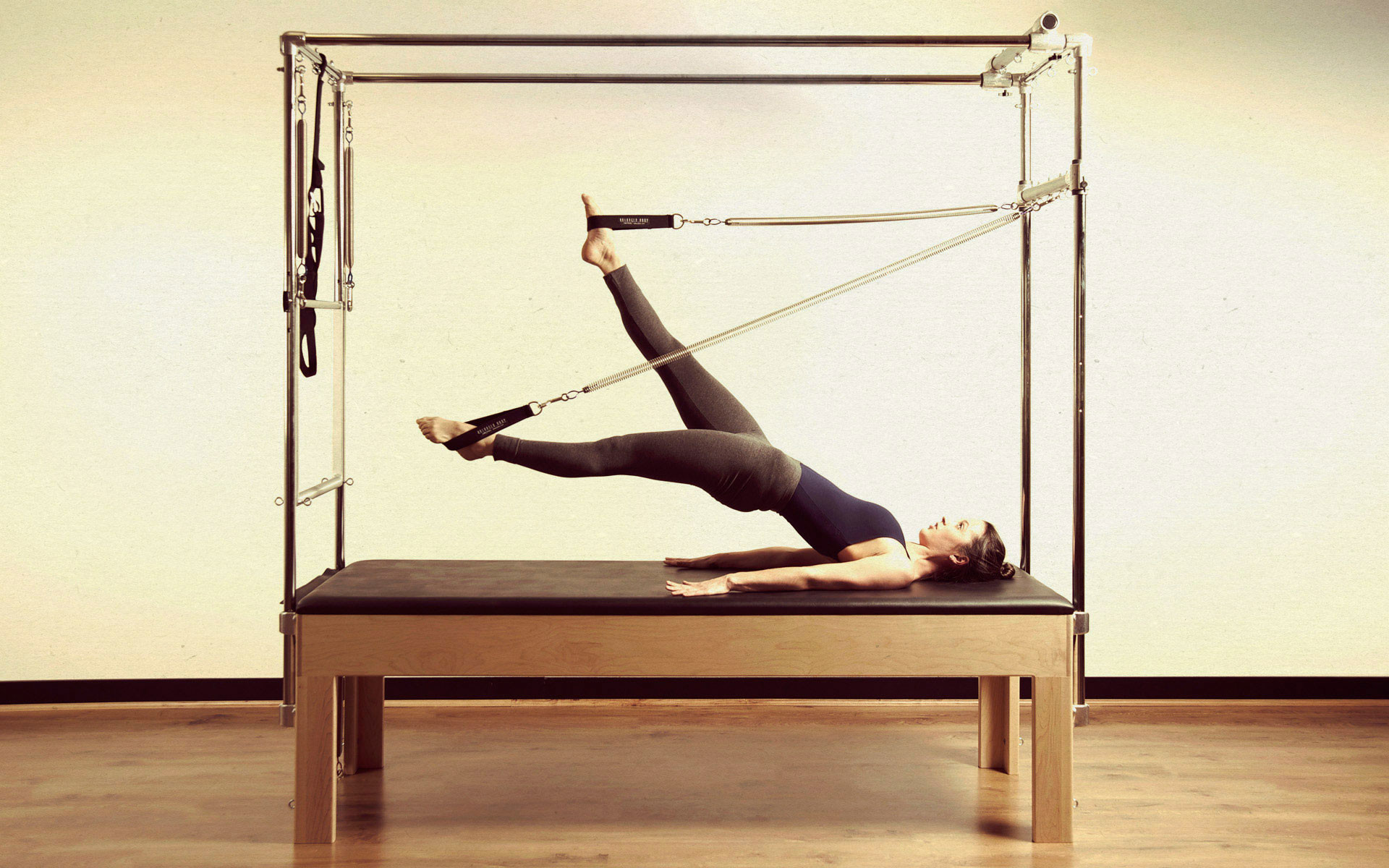 Pilates, Cadillac, Studio, Donna, 1920x1200, immagine di sfondo