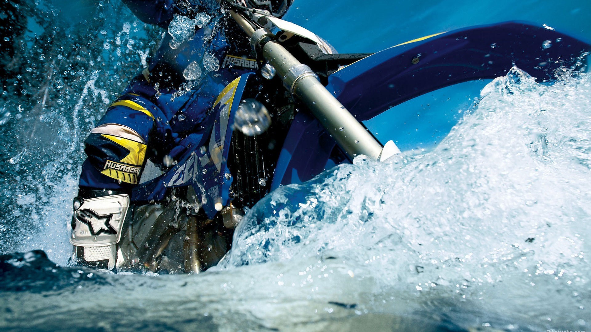 Husqvarna, Motocross, Acqua, Schizzi, 1920x1080, wallpaper desktop