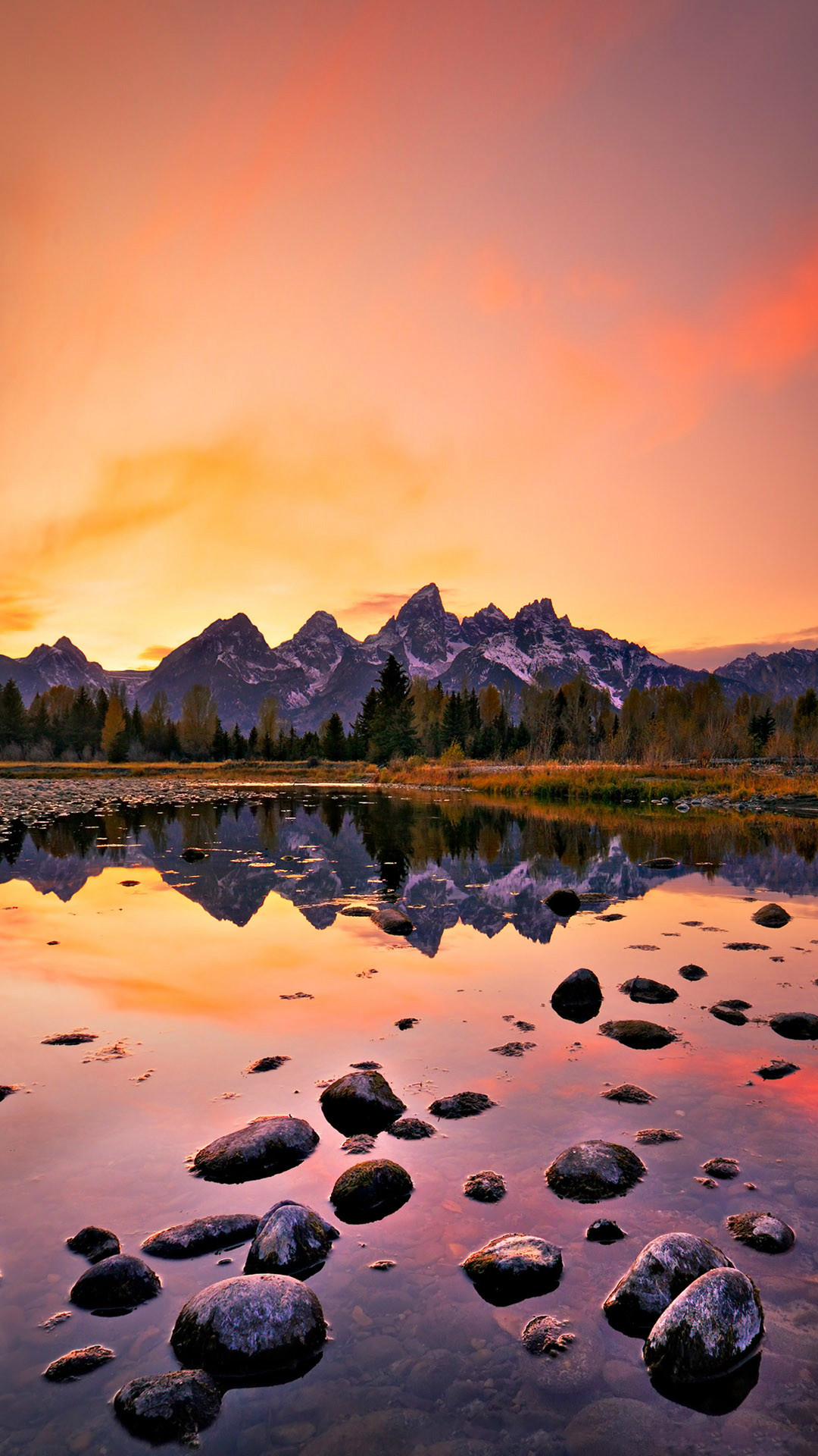 Lago di montagna, Montagne, Tramonto, Rocce, Cielo arancione, Full HD, sfondo iPhone 6