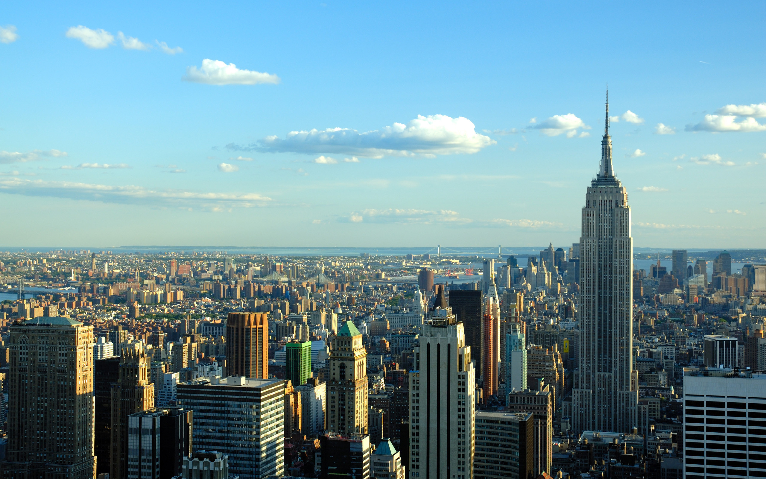 Empire State Building, Manhattan, Cielo azzurro, Vista dall'alto, sfondo desktop 2K