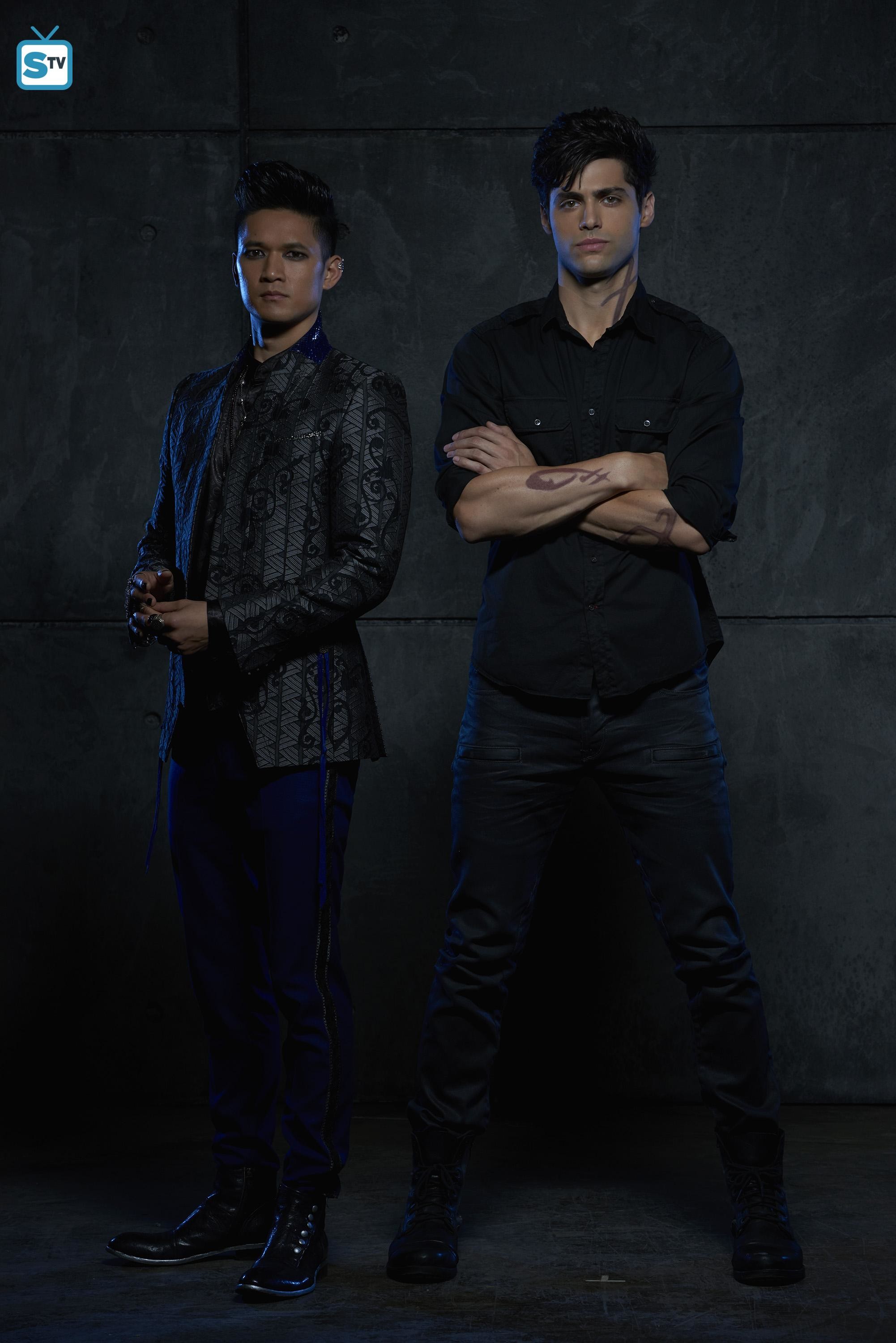 Harry Shum Jr., Matthew Daddario, Magnus Bane, Alec Lightwood, Shadowhunters, Malec, sfondo iPad