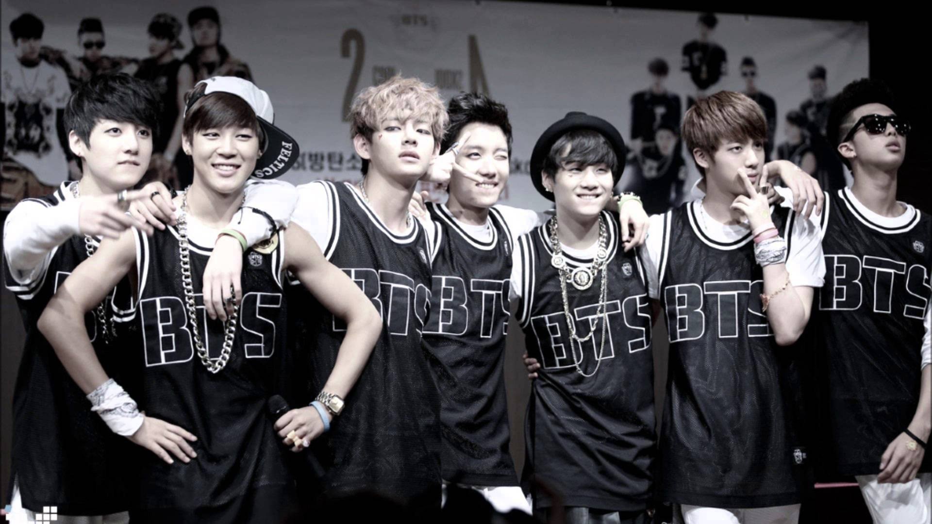 BTS, Canottiere da basket, Bianco e nero, Gruppo, 1920x1080, immagine di sfondo