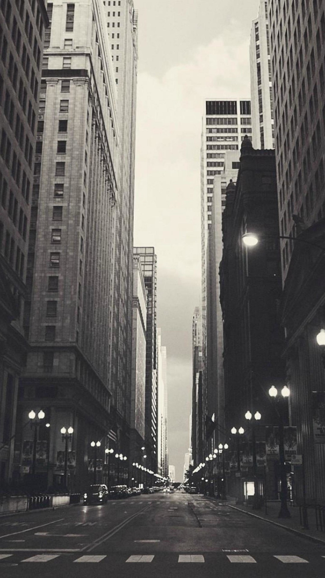 Manhattan, Grattacieli, Strada, Bianco e nero, Full HD, sfondo verticale per cellulare