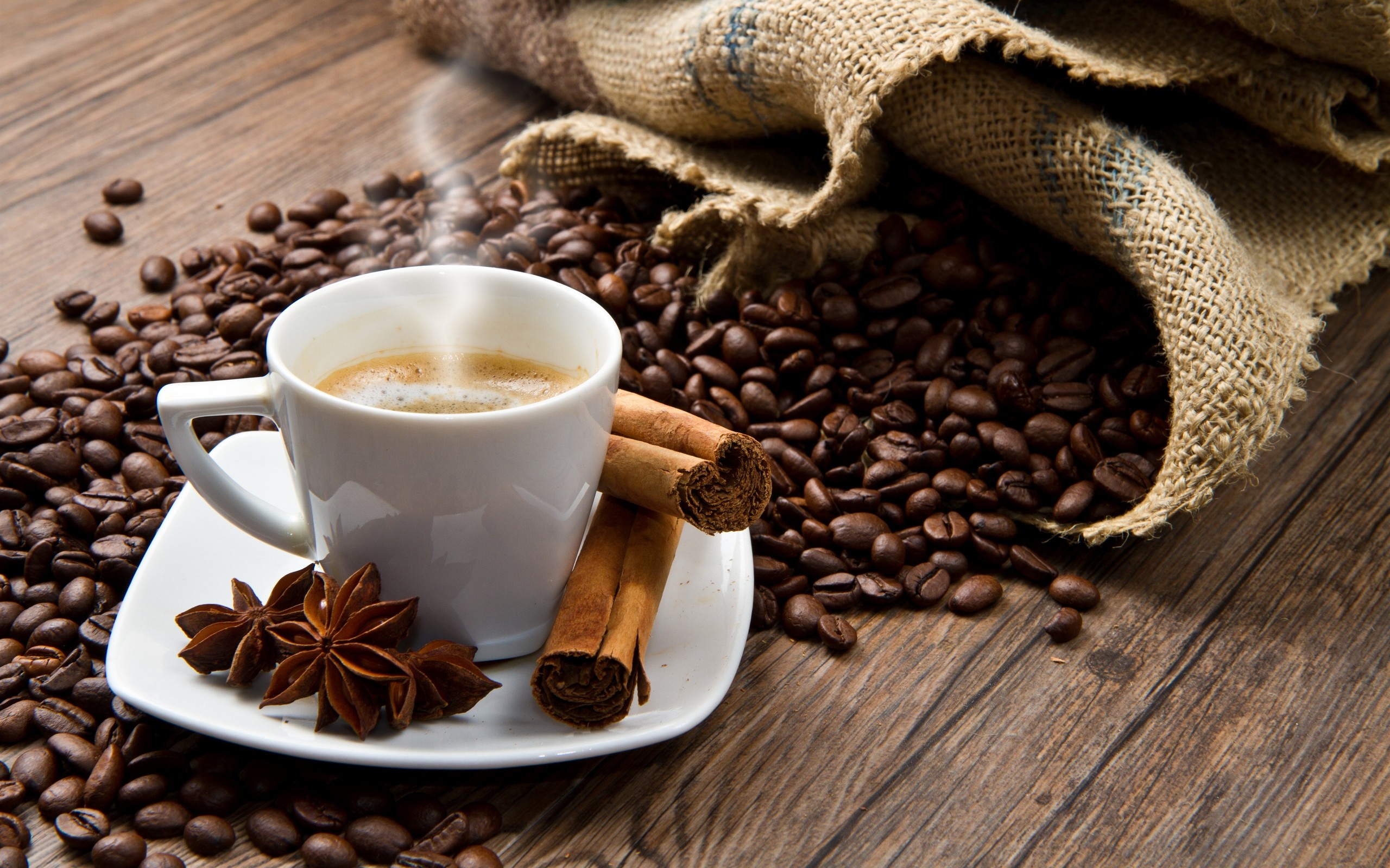 Tazza di caffè, Cannella, Anice stellato, Sacco di juta, Chicchi di caffè, sfondo MacBook Air