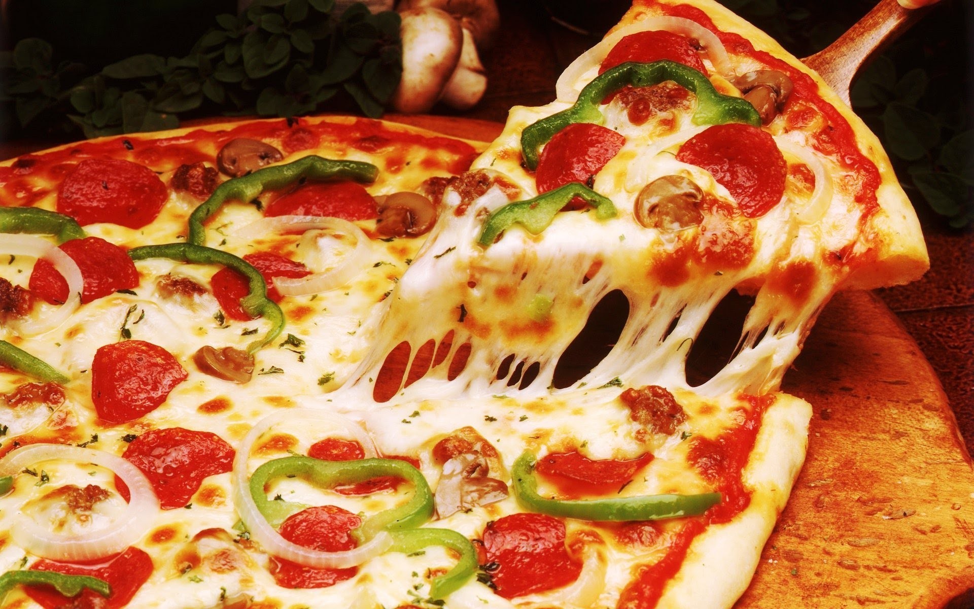 Pizza, Mozzarella filante, Pepperoni, Peperoni verdi, Full HD, sfondo desktop