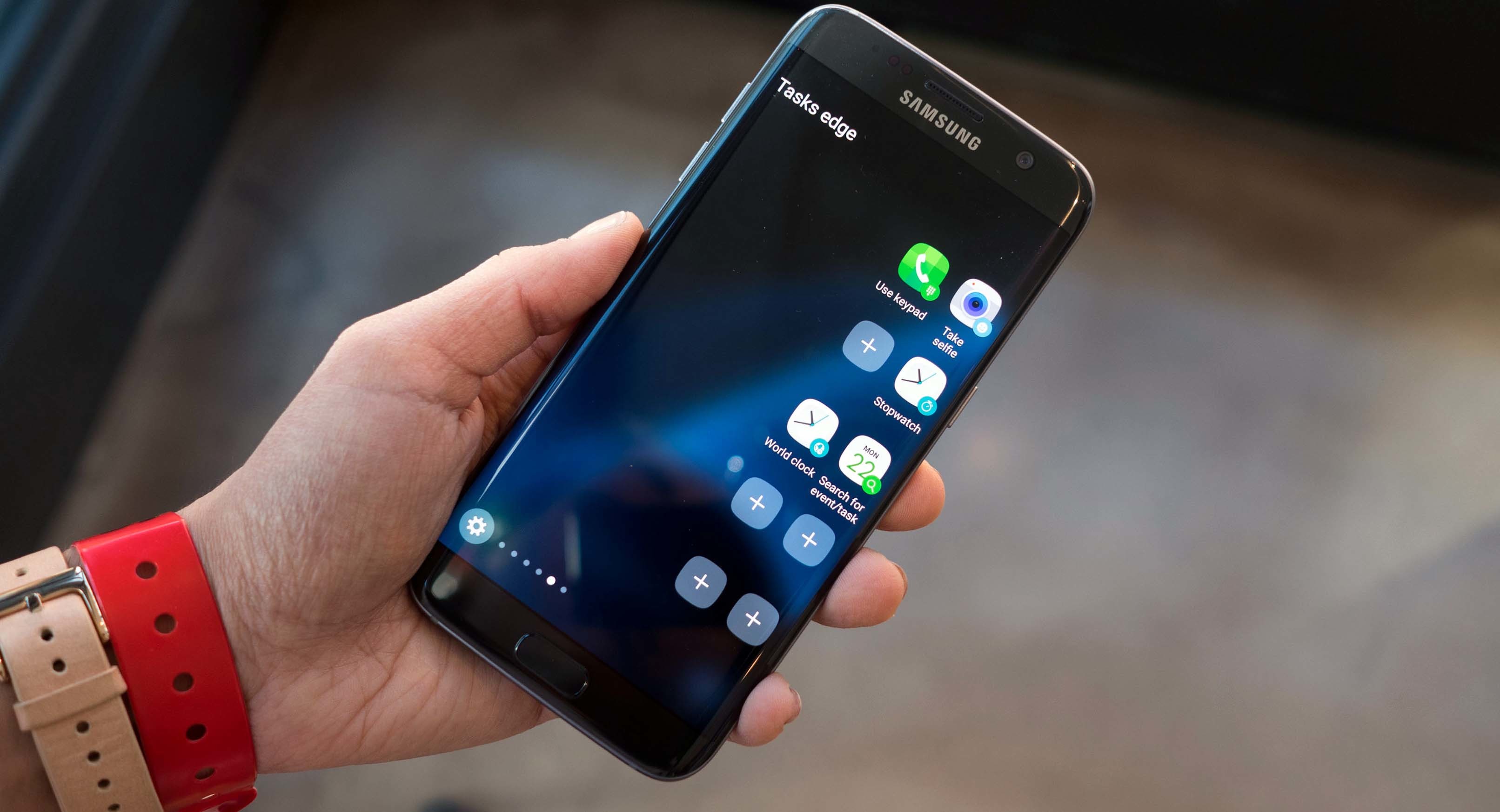 Samsung Galaxy S7 Edge, Samsung, Smartphone, Mano, Edge screen, 2K, sfondo per PC e portatile