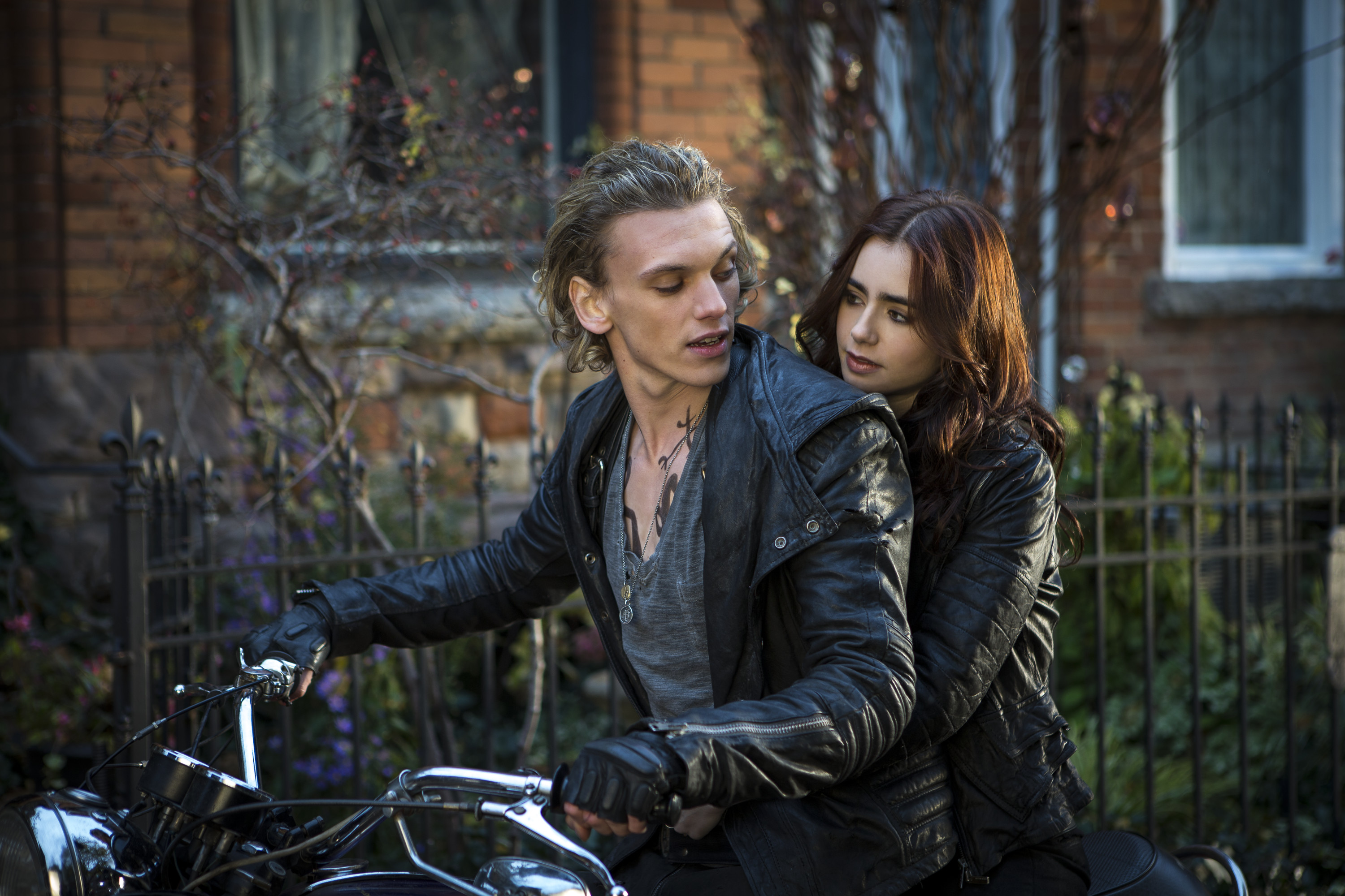 Jamie Campbell Bower, Lily Collins, Jace Wayland, Clary Fray, Shadowhunters: Città di ossa, Moto, sfondo 2K