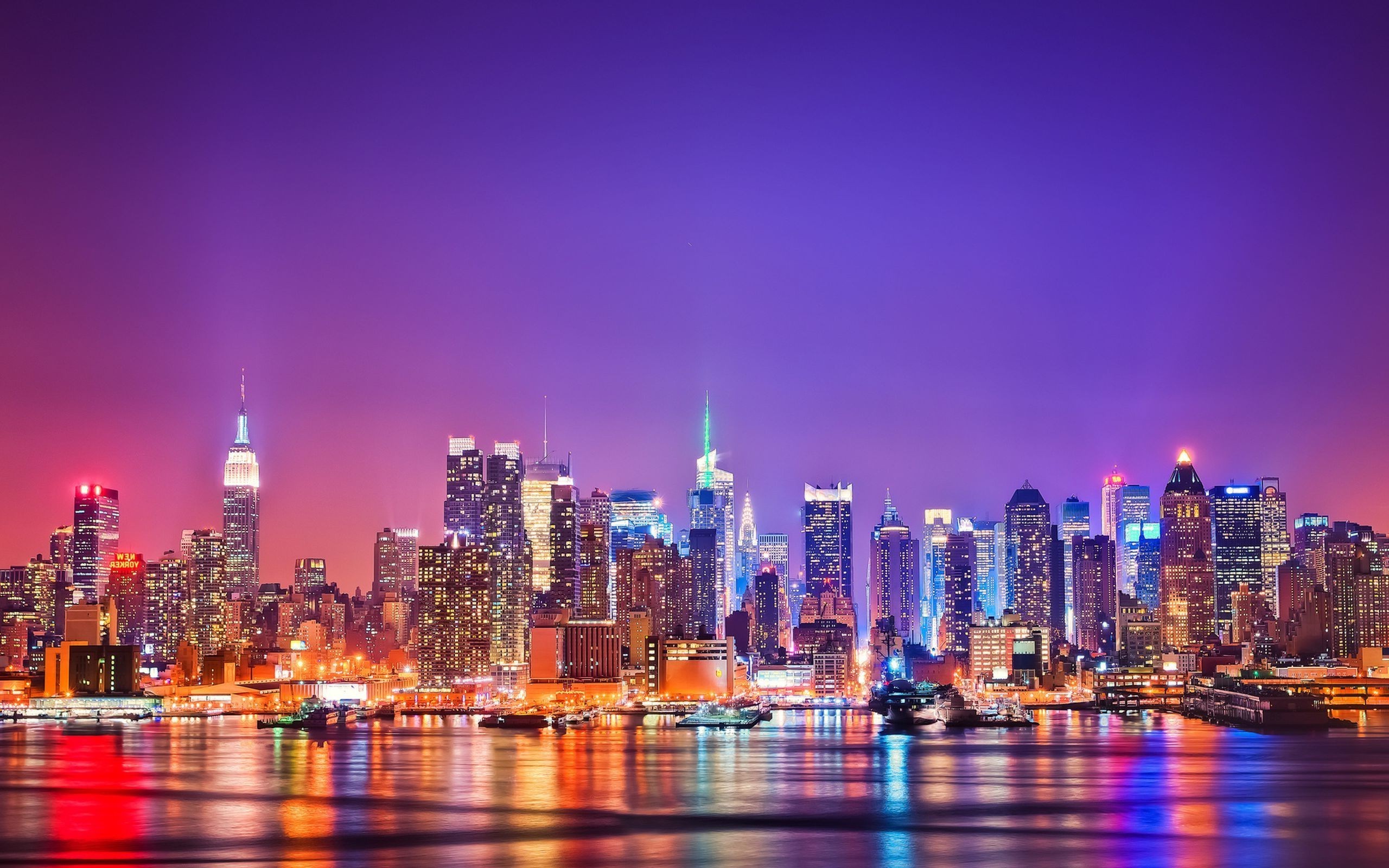 Skyline di Manhattan, Empire State Building, Cielo viola, Riflessi, sfondo desktop 2K