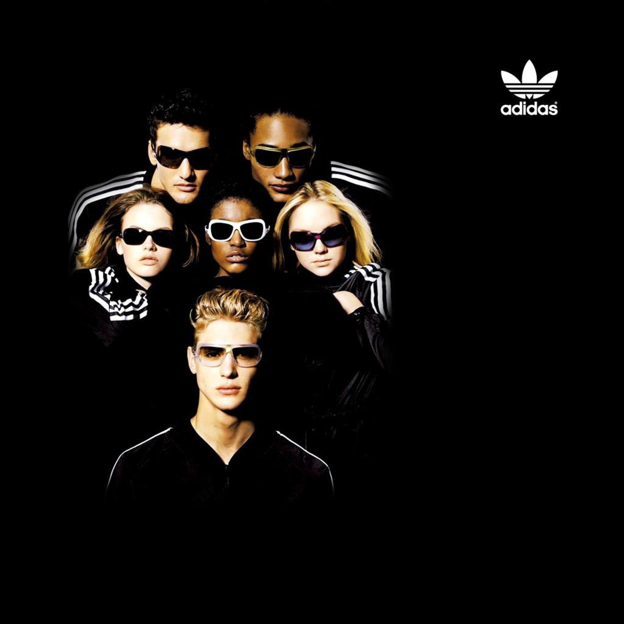 Adidas, Gruppo di giovani, Occhiali da sole, Sfondo nero, Pubblicità, schermata di blocco iPad