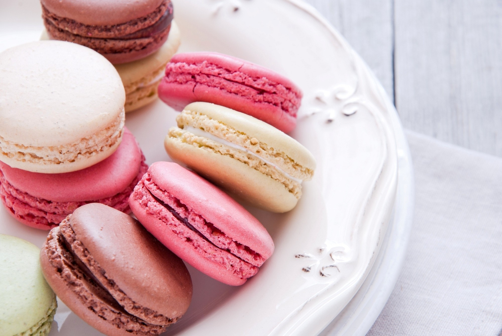 Macarons, Piatto bianco, Rosa, Pastello, immagine di sfondo iPhone