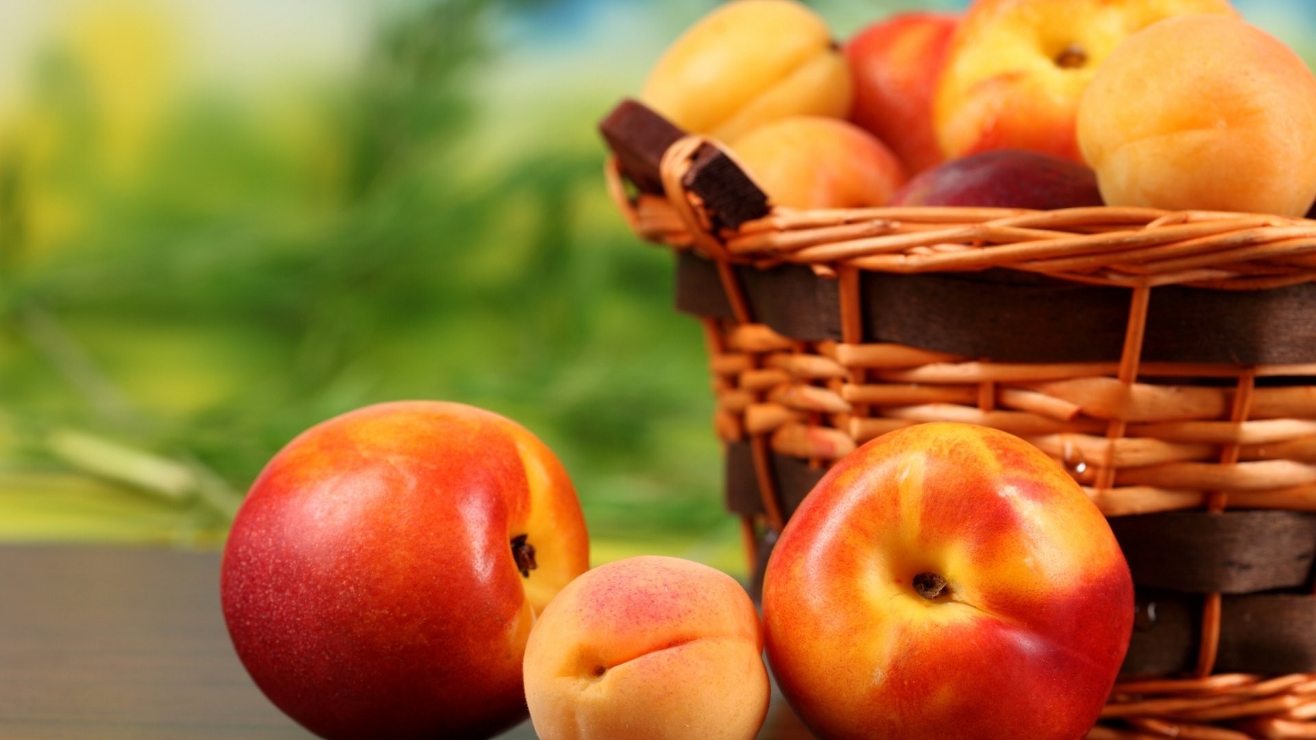 Pesche, Albicocche, Cesto di vimini, Frutta, Full HD, sfondo Windows 11