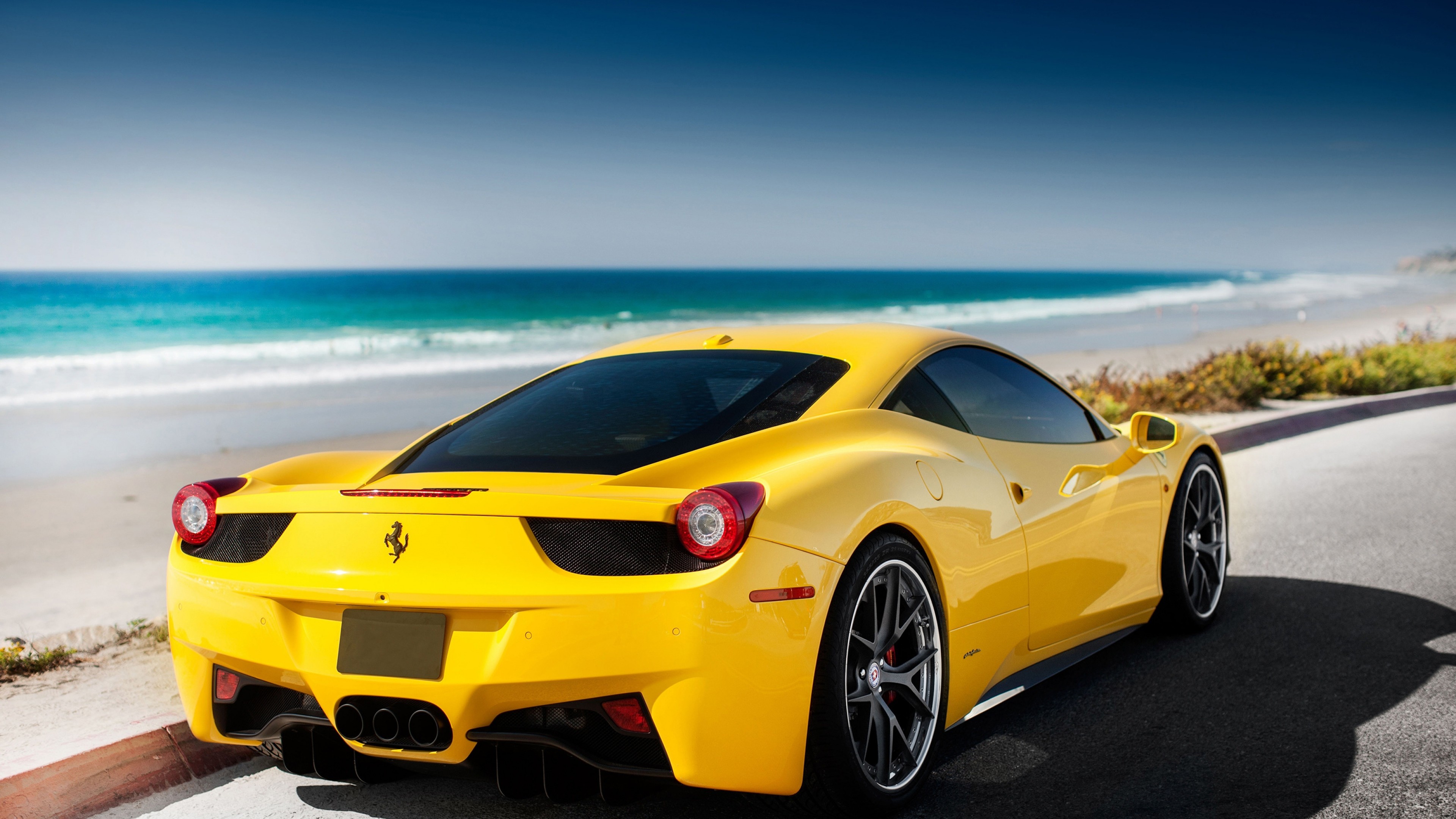 Ferrari 458 Italia, Ferrari, Giallo, Spiaggia, 16:9 4K, sfondo widescreen
