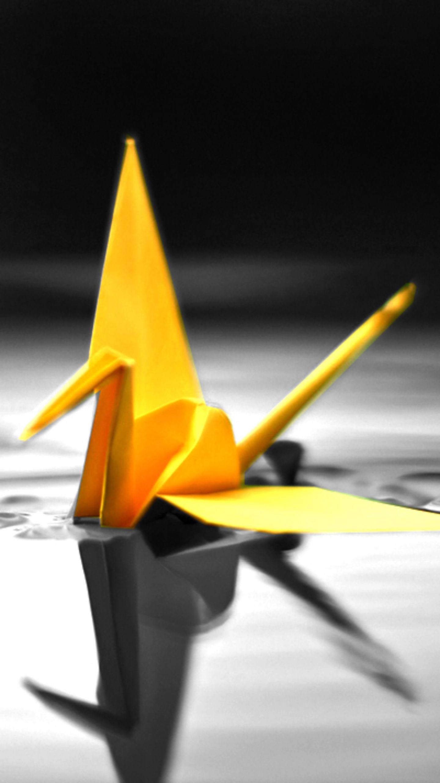 Gru di carta, Origami, Giallo, Bianco e nero, QHD+, sfondo per iPhone e Android