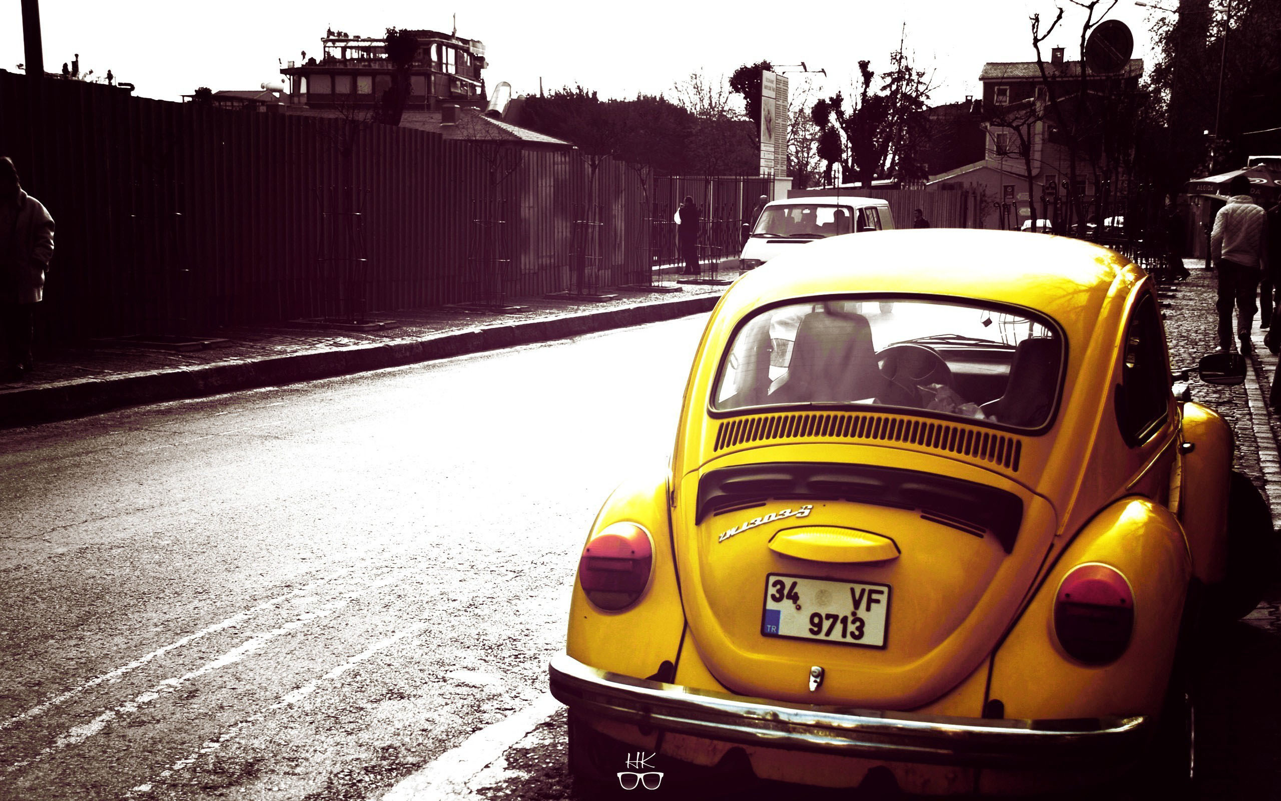 Volkswagen Maggiolino, Auto gialla, Strada, Effetto vintage, 2560x1600, sfondo MacBook Pro